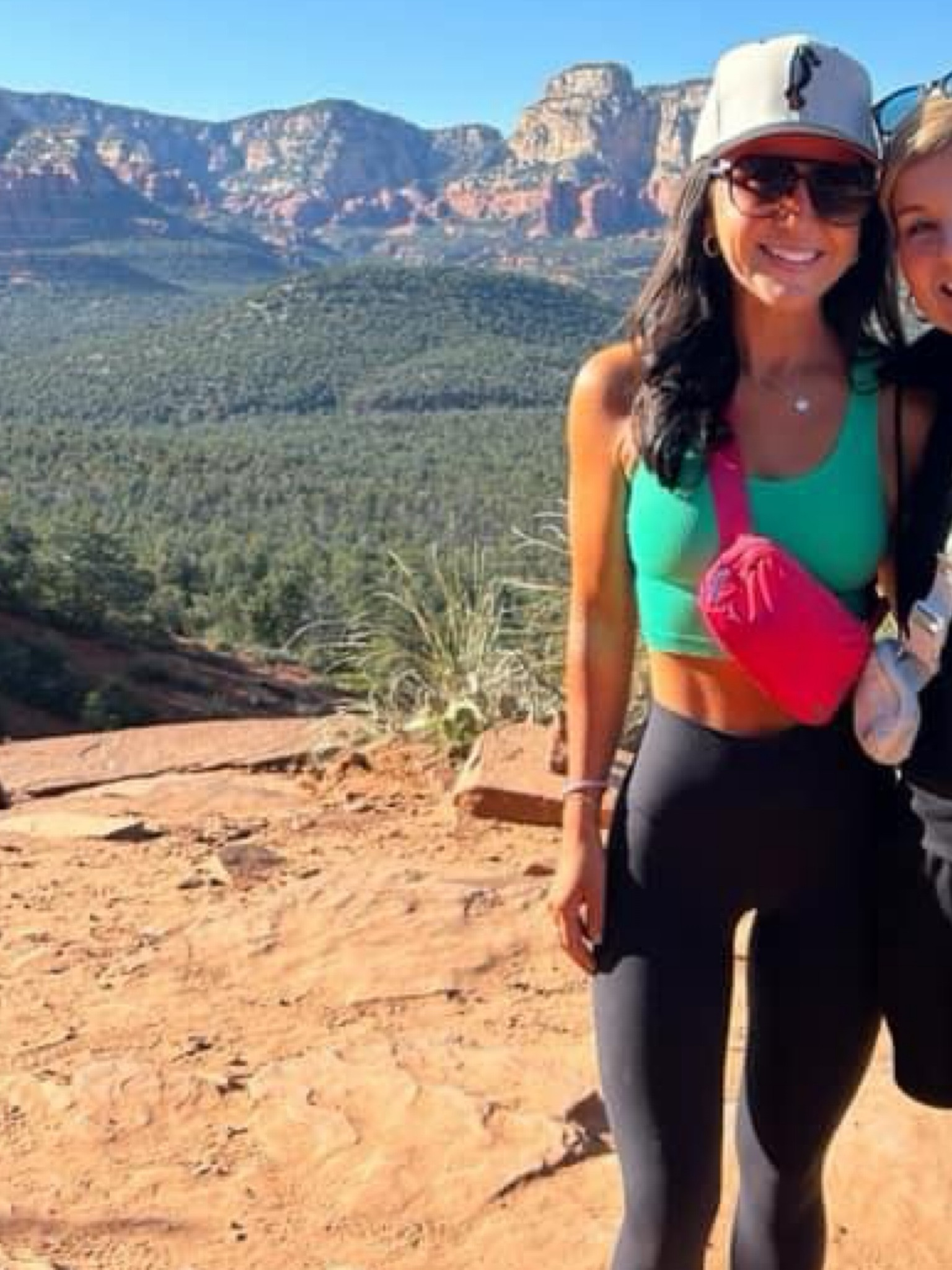 Az hike fit 

#LTKFitness #LTKTravel #LTKActive