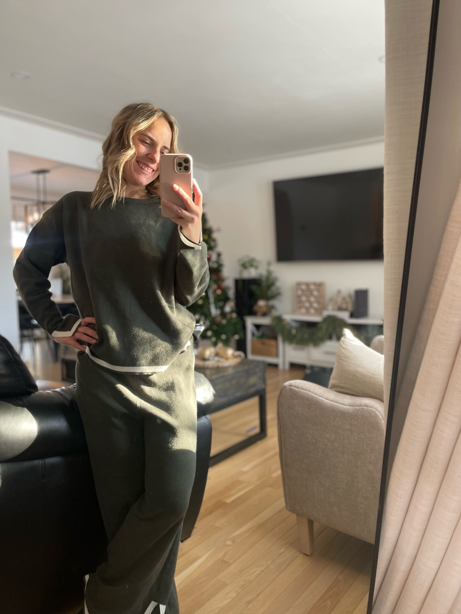 Time for a weekly reset before we head into a a busy weekend! Who says you can’t stay cozy while cleaning? Seriously, the lounge set is top notch 👌🏼

Would be a great gift too for her, your mother in law or the homebody 🎁 

Linked some other cozy gift guide ideas as well if you’re still shopping for those last minute gift ideas this holiday season! 

Amazon fashion | affordable finds | Amazon finds| lounge wear | comfy cozy set | pajammas | gift guide for her | mother in law | amazon Canada | Christmas gift | Canada finds 

#LTKFindsUnder100 #LTKStyleTip #LTKGiftGuide