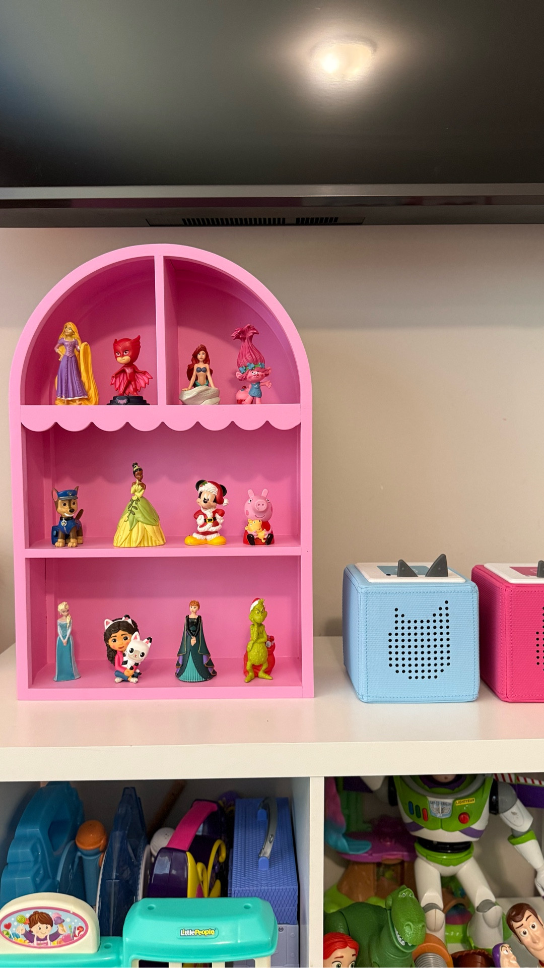 Viral scallop shelf from @Michaels 😍🩷. 
It’s currently on sale 😍

#LTKHome #LTKKids #LTKSaleAlert