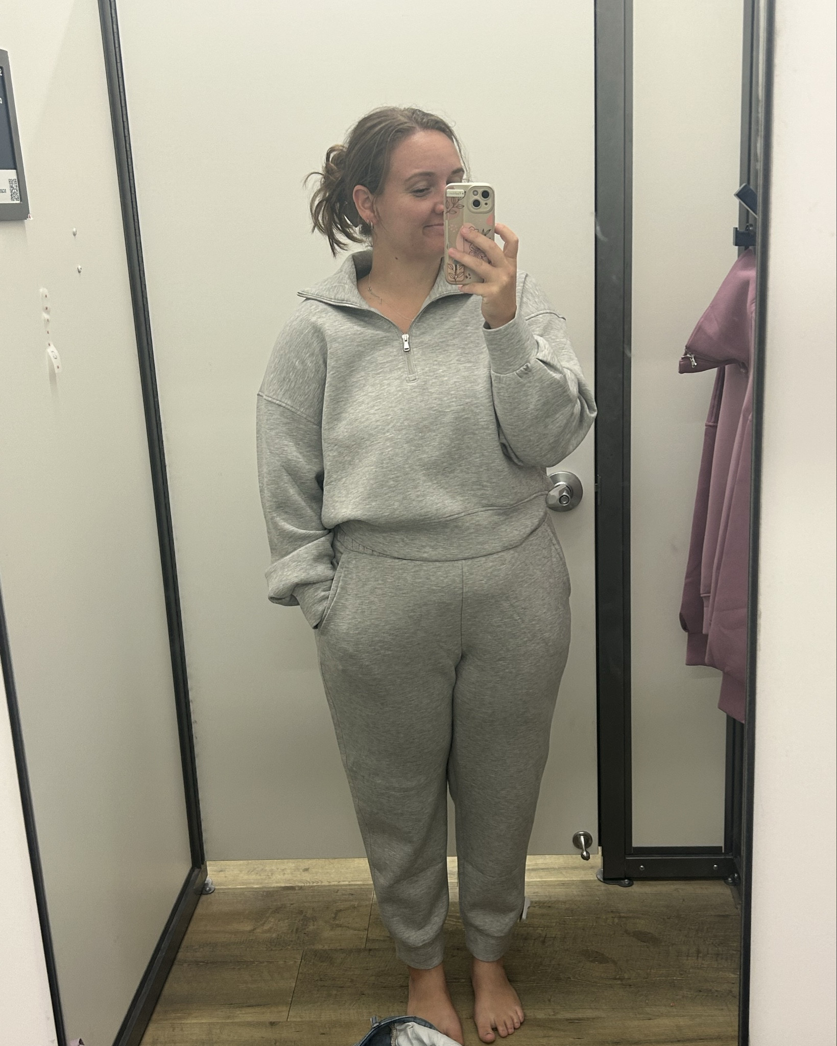 An old navy haul that had my jaw on the floor. This new bounce fleece is unreal. Like spanx air essentials. And the leggings are so good too!

Gray bottoms: XL
Gray half zip: L
Leggings: L
Sports bra: L
Pink half zip: XL