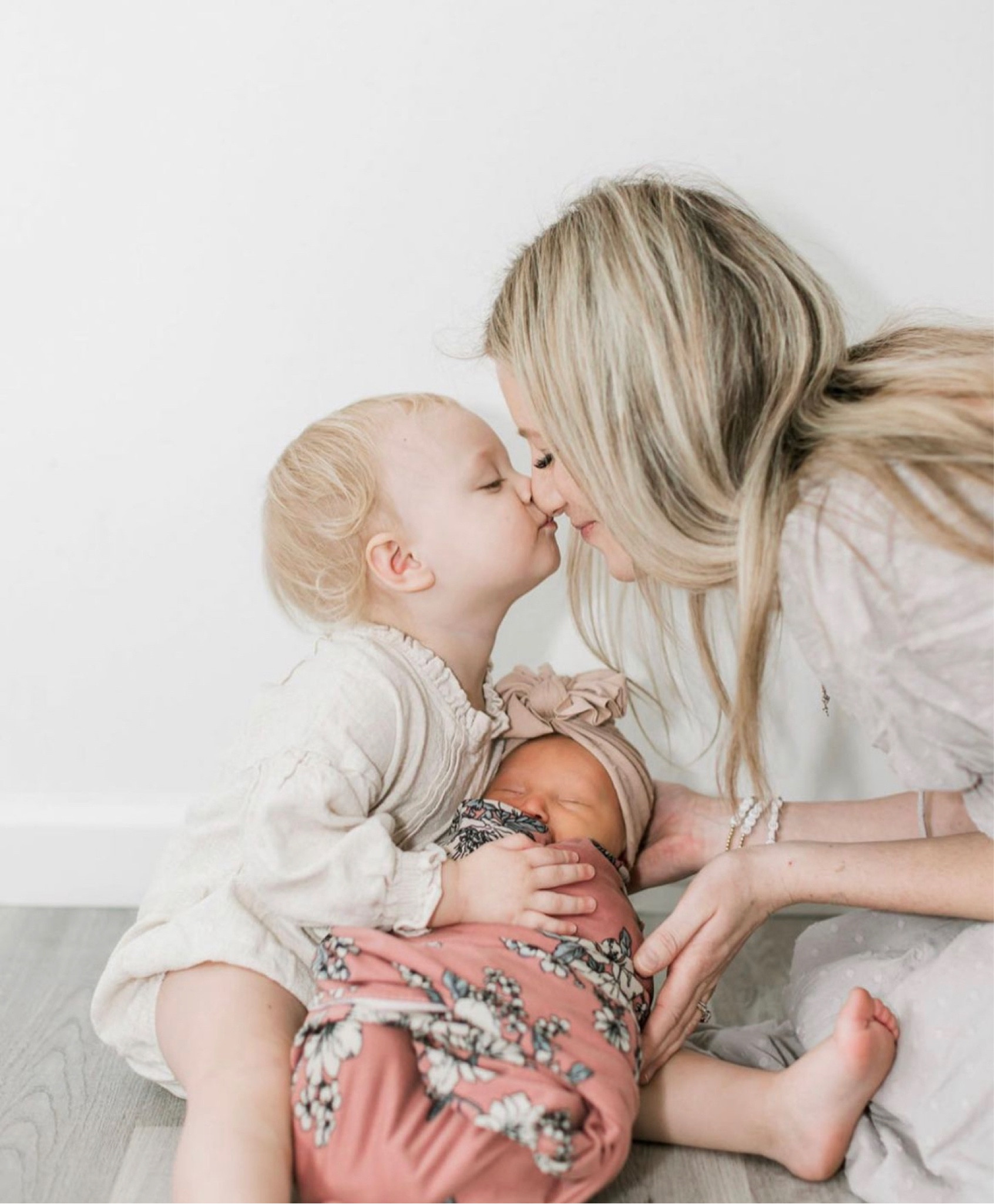 Newborn photoshoot, newborn photoshoot, newborn photography, mama and me photoshoot 

#LTKfamily #LTKbaby #LTKkids