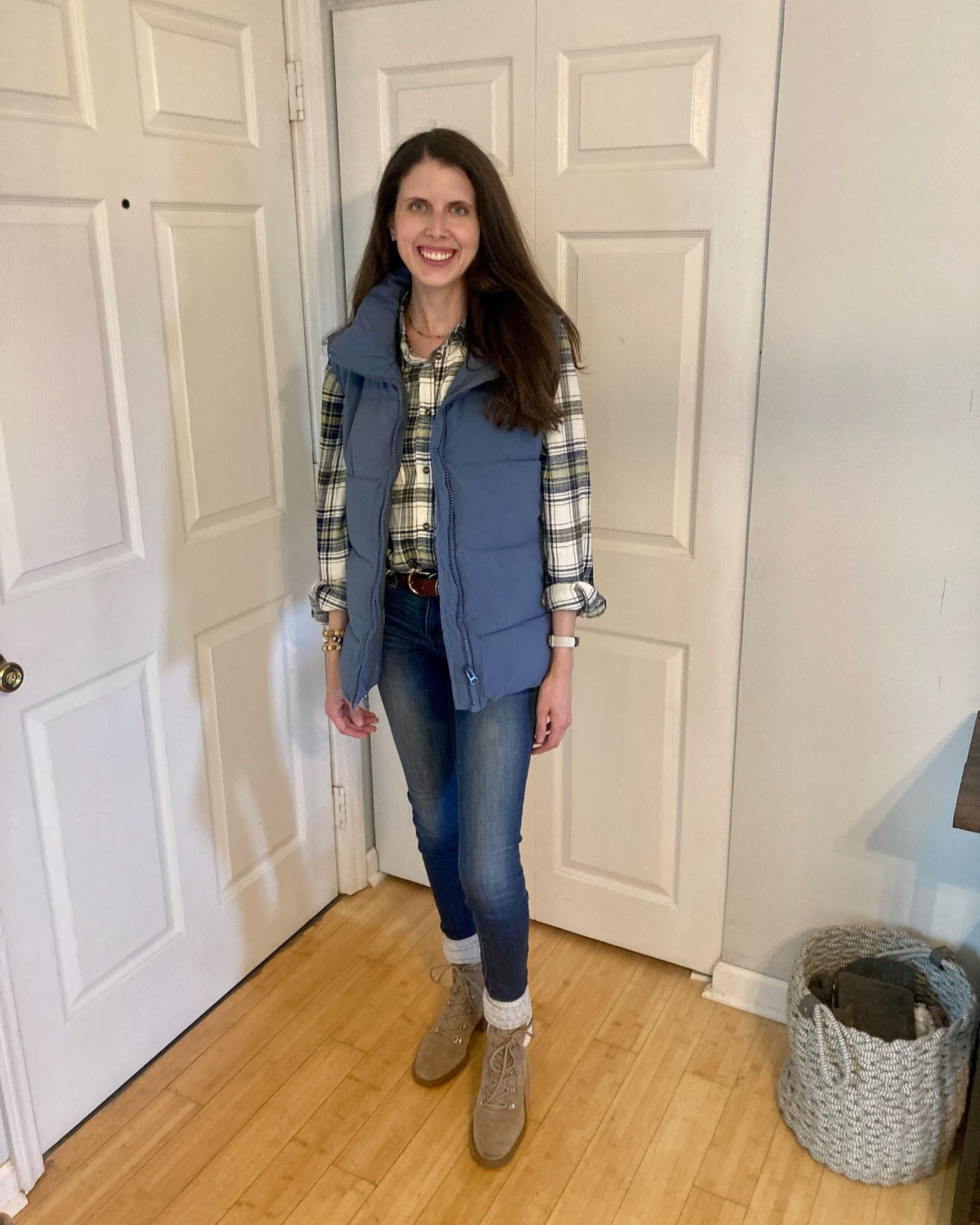 Blue amazon vest under $40.
Suggest sizing up, wearing a size small.

Fall outfit
Puffer vest
Casual outfit 
Winter outfit 
Amazon fashion 