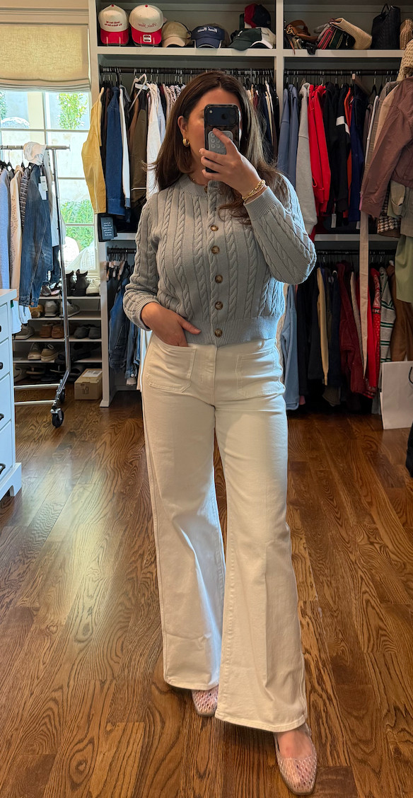 Spring outfit details! 

JCrew Trouser Pant
Tuckernuck Sweater

spring l outfit l jcrew l tuckernuck  

 