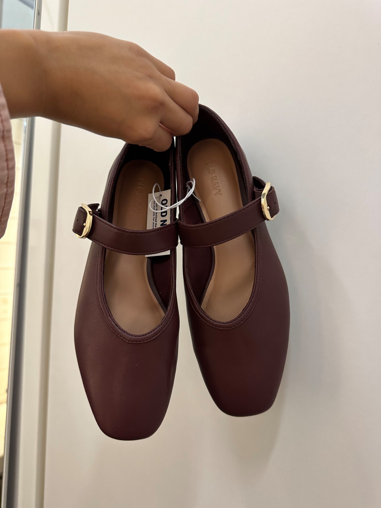 Maroon ballet flats. These are a fall staple!! 



#LTKSeasonal #LTKFallSale #LTKShoeCrush