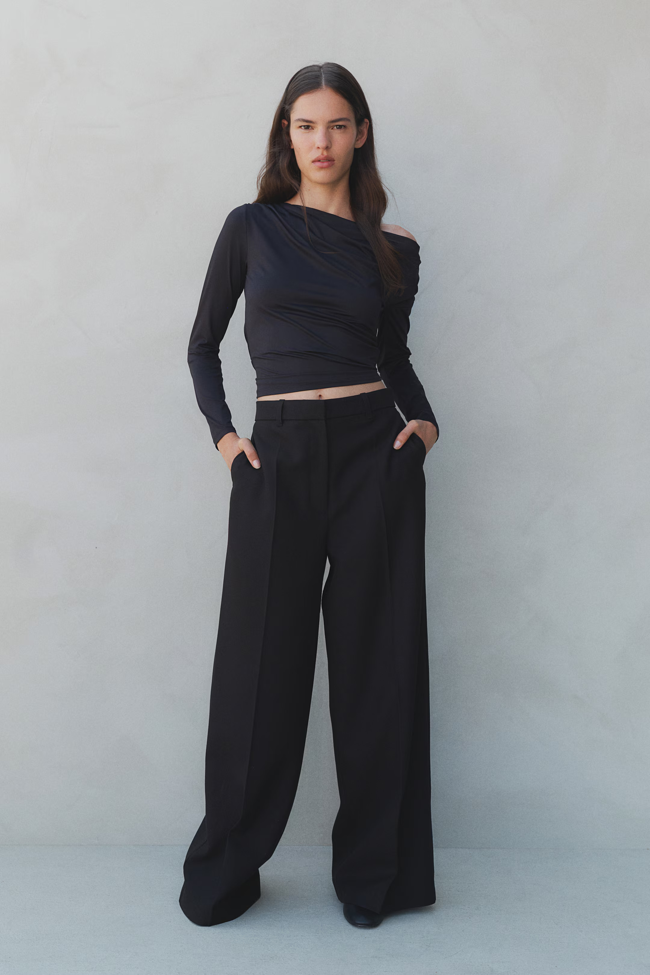 Draped off-the-shoulder top - Black - Ladies | H&M GB | H&M (UK, MY, IN, SG, PH, TW, HK)