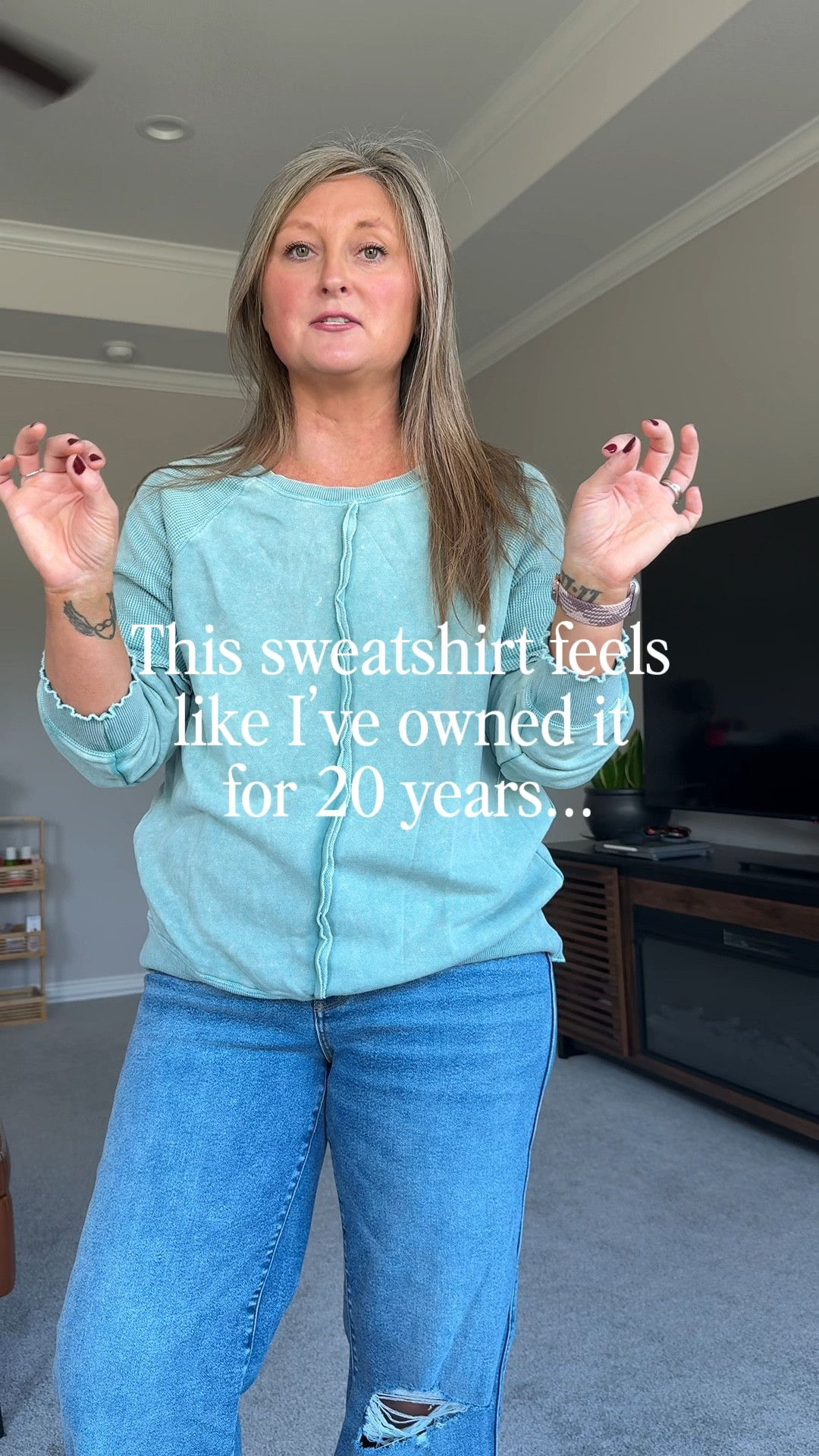 This sweatshirt is everything I want in a cozy fall staple 🍂🤍 Soft, slightly oversized (but still true to size), and comes in so many gorgeous colors. Feels like that perfect broken-in sweatshirt you’ve had forever but brand new. Trust me, you’re going to live in this one all season. #FallWardrobeEssentials #CozyFallOutfits #MidSizeFallStyle 

#LTKMidsize #LTKautumn #LTKStyleTip