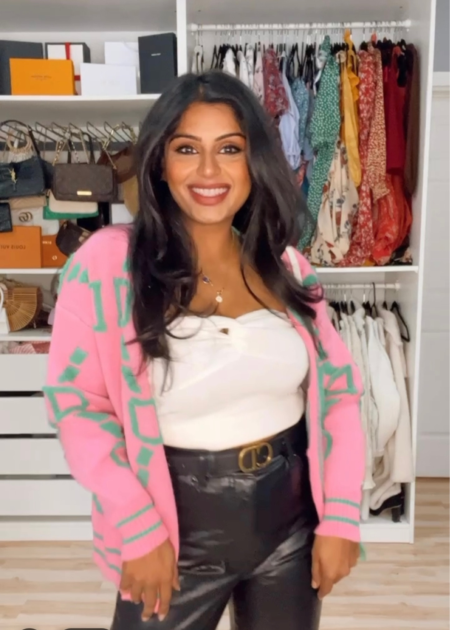 Style an outfit with me for casual night out 🎤
.
Loving this super cute printed cardigan sweater from @amazonfashion  under $35 
.
Shop the look 
1️⃣ https://liketk.it/40Fpz
2️⃣ link in bio 

#LTKsalealert #LTKunder50 #LTKstyletip