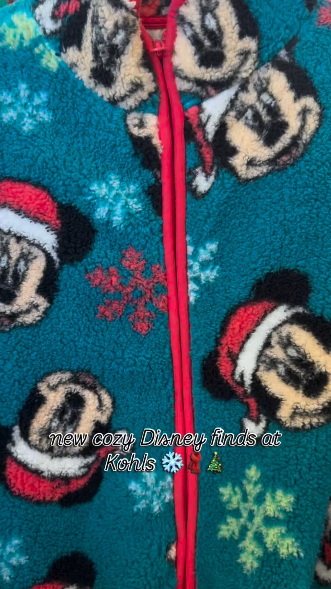 *must have self control* no but really give me all the cozy sweaters and comfy sets for the holiday season! These new Disney finds at @kohls makes me want to immediately curl up by a Christmas tree with a Hallmark movie + a cup of hot chocolate!🎄

Any of these holiday shirts and sweatshirts would be perfect for Mickey’s Very Merry or a Christmas Disney cruise! 🎅🏻✨❤️

#disneymom #disneyfamily #disneyworld #disneyvacation #disneyfashion #kohls #christmasshopping #mickeysverymerrychristmasparty