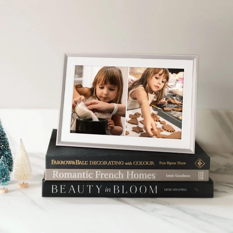 Carver Gravel with White Mat - Smart HD Digital Picture Frame | Aura | Aura Frames