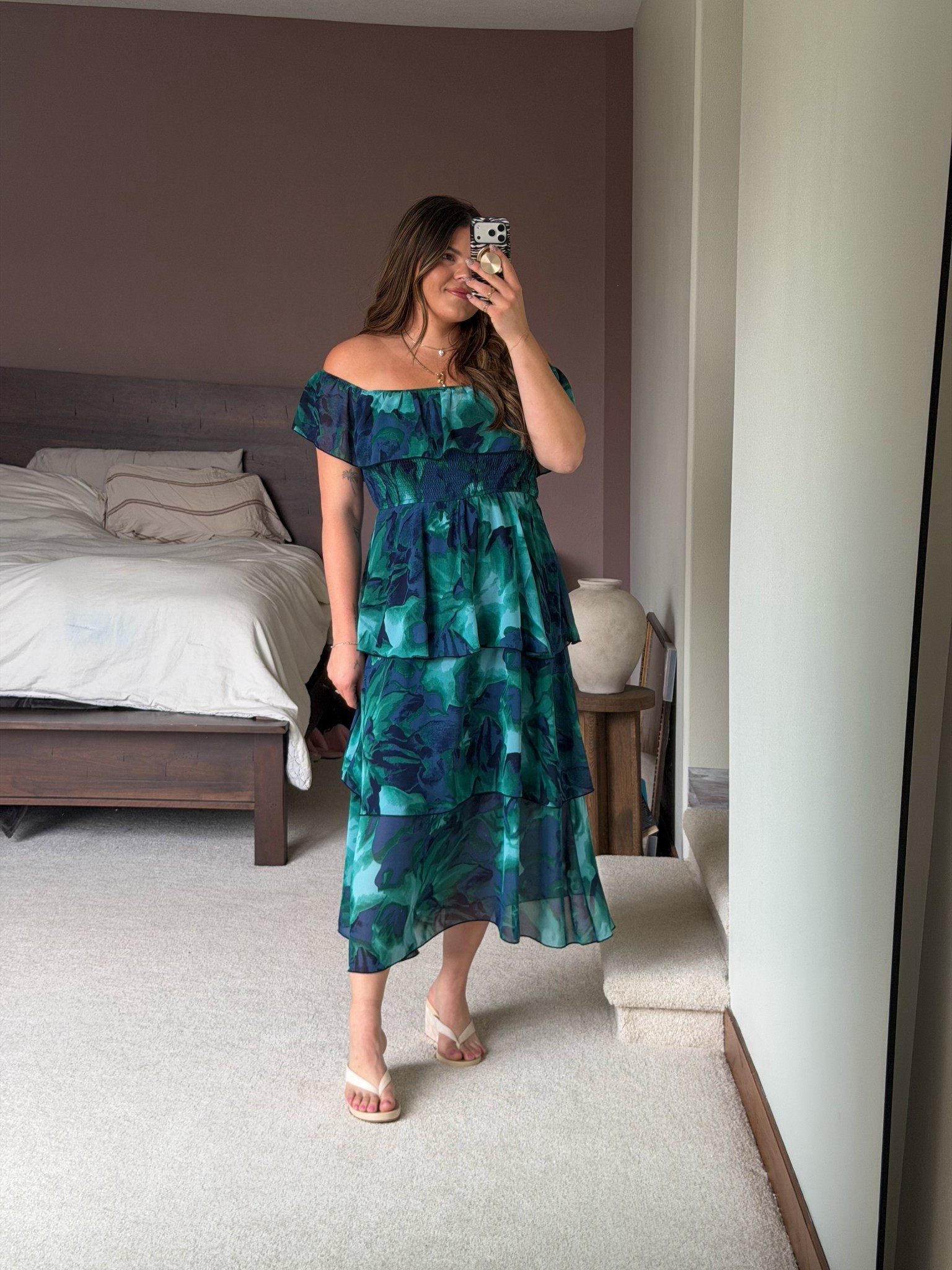 Amazon special event dress size XL!
Think wedding guest dress, gala, date night. 

All thick tummy approved!

Size 12, size 14
