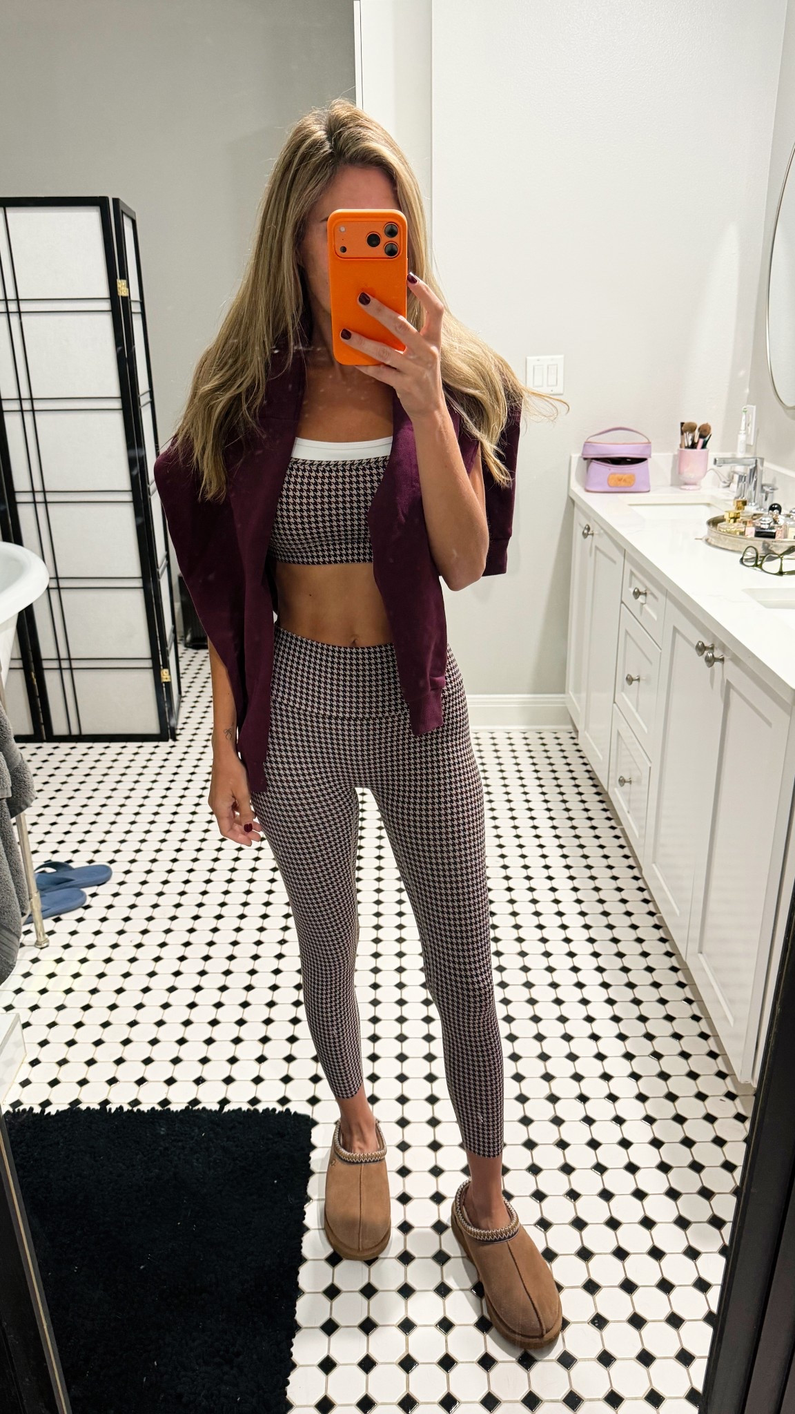 School drop off athleisure. So happy for cool fall weather. Small in everything. #ypb #ugg #abercrombie #workoutset

#LTKStyleTip #LTKFindsUnder100 #LTKActive