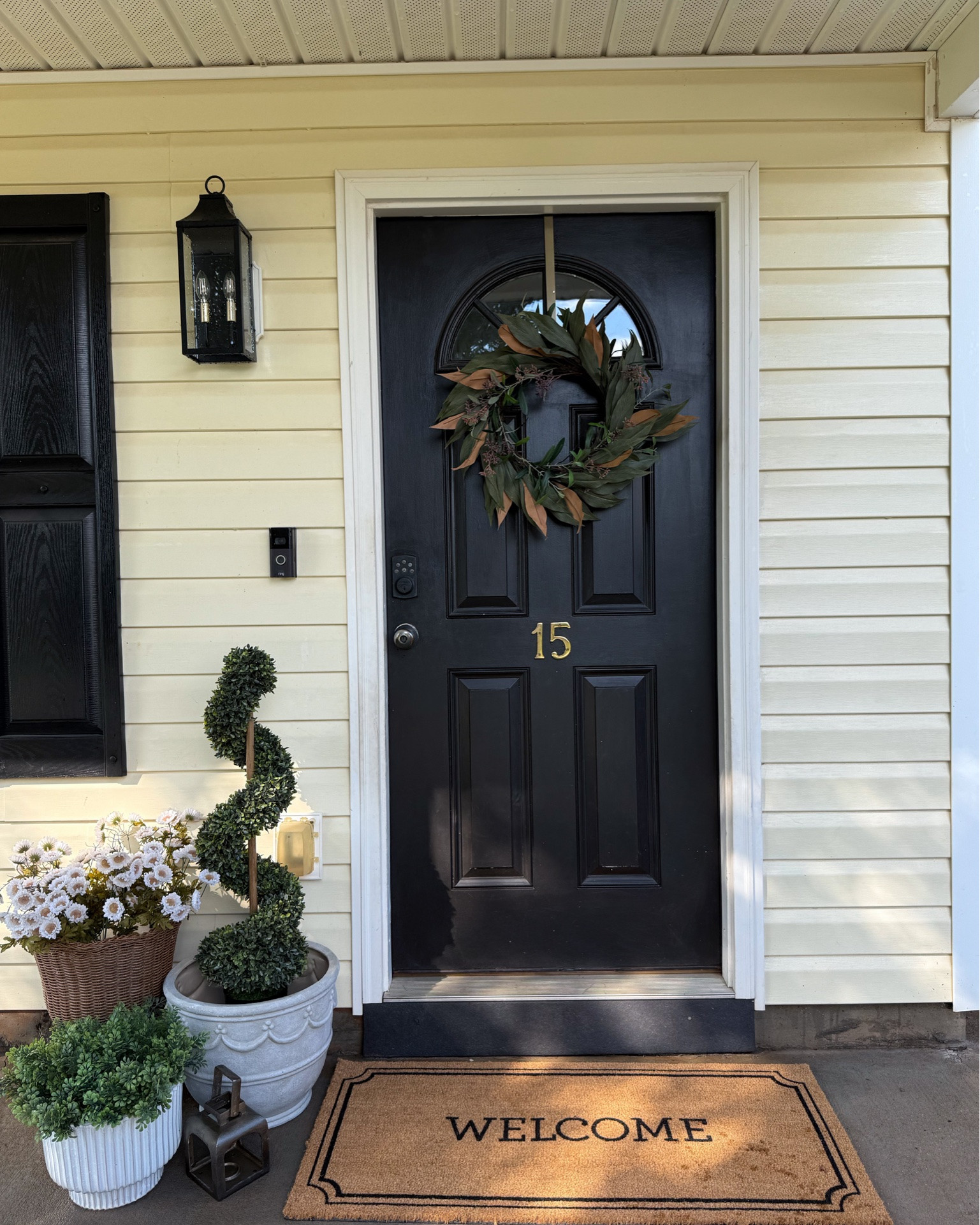 Front porch inspo🖤

#LTKSeasonal #LTKHome #LTKSaleAlert