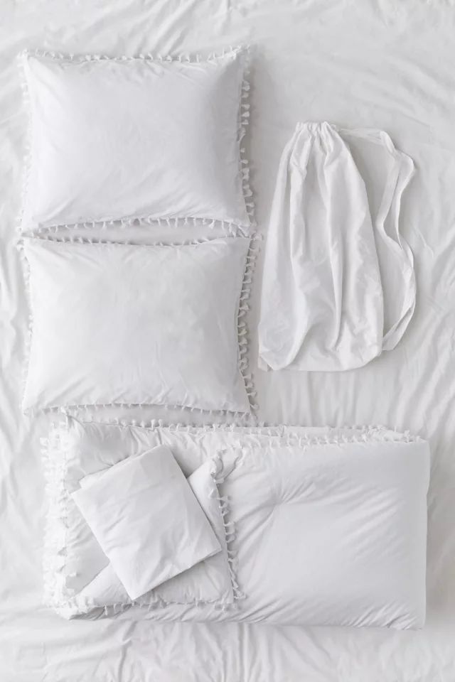 Washed Cotton Tassel Comforter Snooze Set | Urban Outfitters (US and RoW)