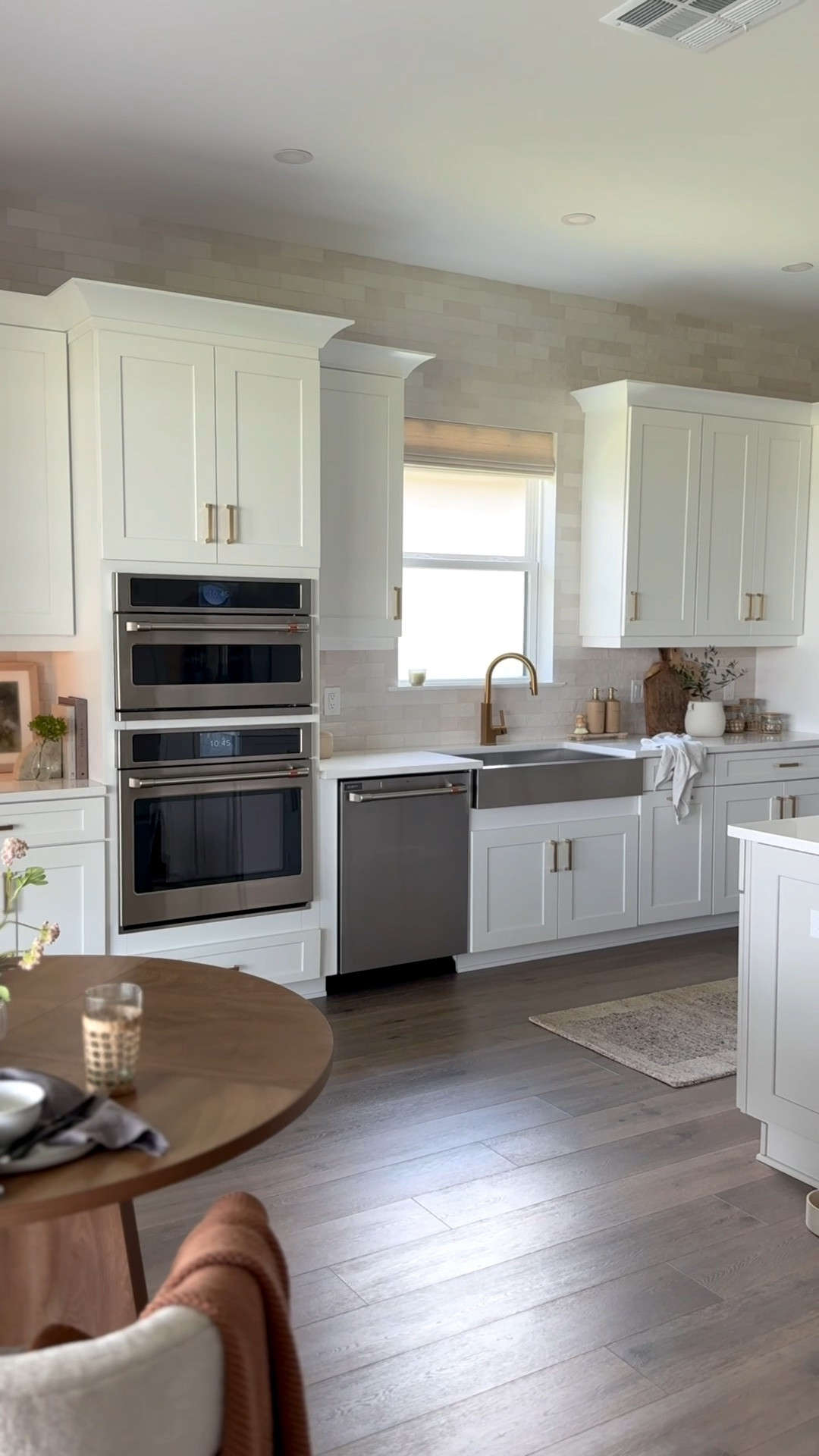 Kitchen views 🤍



#kitcheninspo #kitchen #kitchendecor #kitchentable #bambooshades #kitchenwalltile #backsplash #neutralkitchen #homedecor

#LTKHome