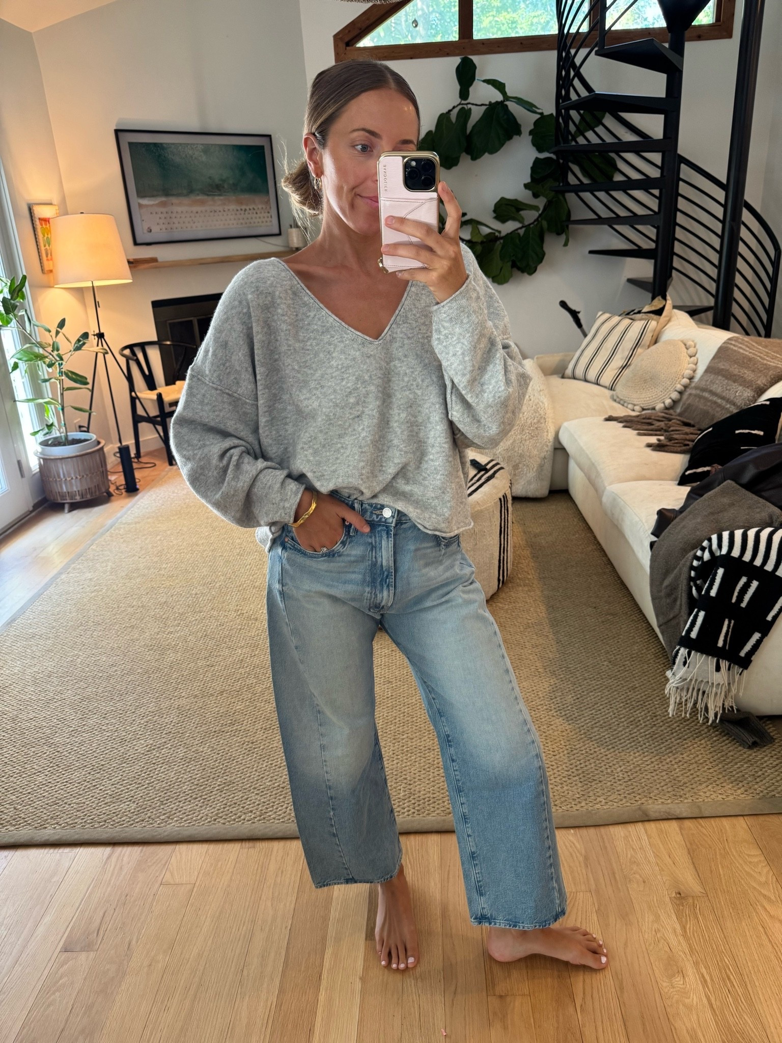 Size medium top 
Size 28 jeans
