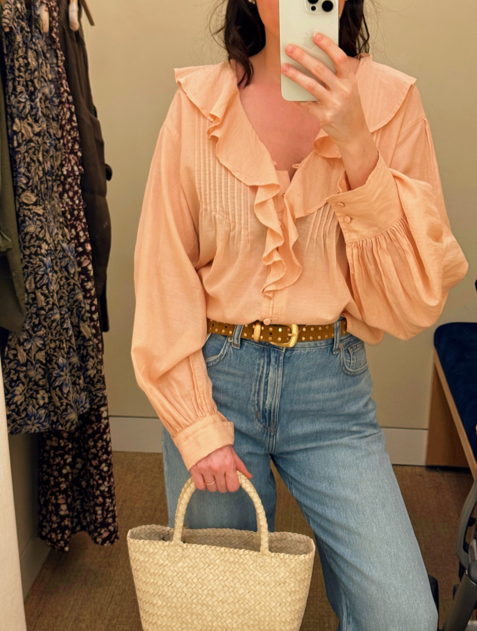 Blouse S
Jeans 25

#LTKStyleTip