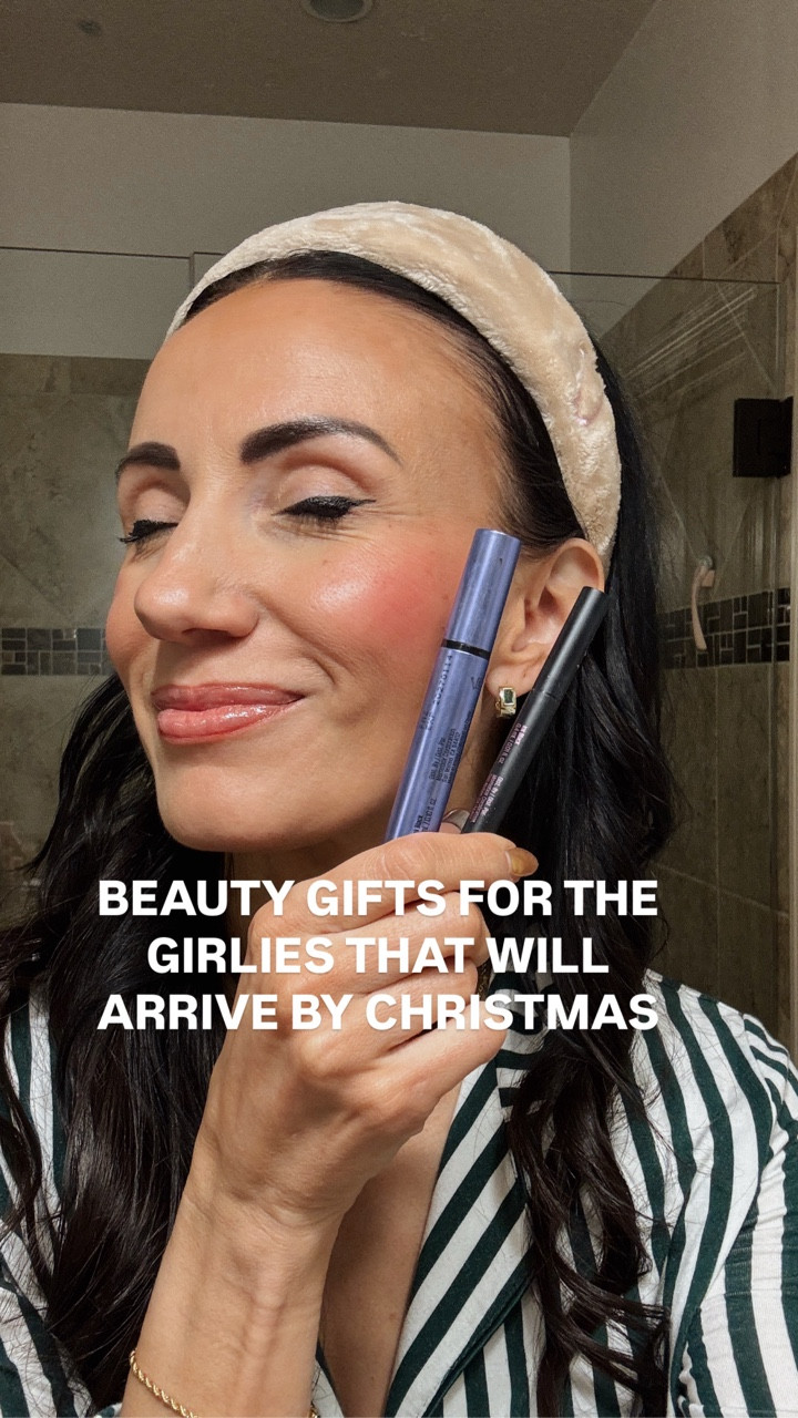 talking my favorite beauty gifts that the super girlie and minimalist girls will all love. These are great basics at a range of price points that all gals will love from @nordstrombeauty. I’ll link all in @shop.ltk. #nordstrompartner 