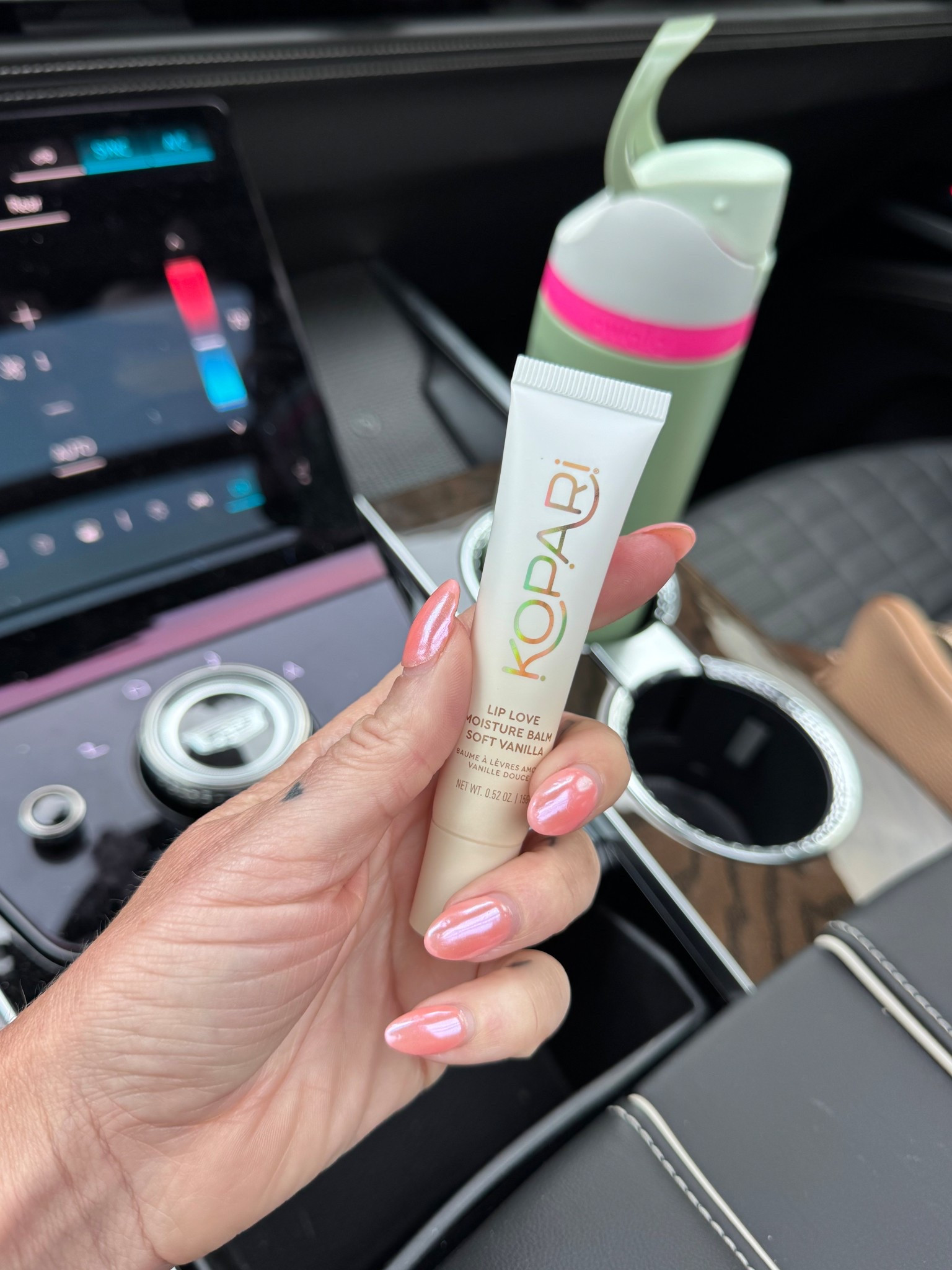 The best moisturizing lip gloss for winter months and chapped lips
Koapei beauty 