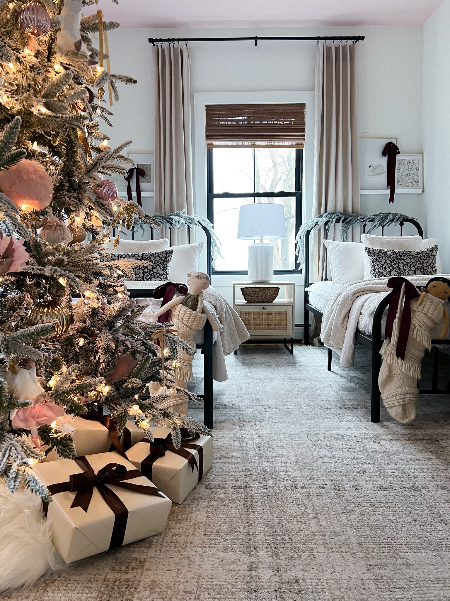 Kids Christmas Bedroom | Holiday Bedroom

#holidayhome
#christmasdecor
#bedroomstyling
#bedroomdecor
#kidsbedroom

#LTKhome #LTKSeasonal #LTKHoliday