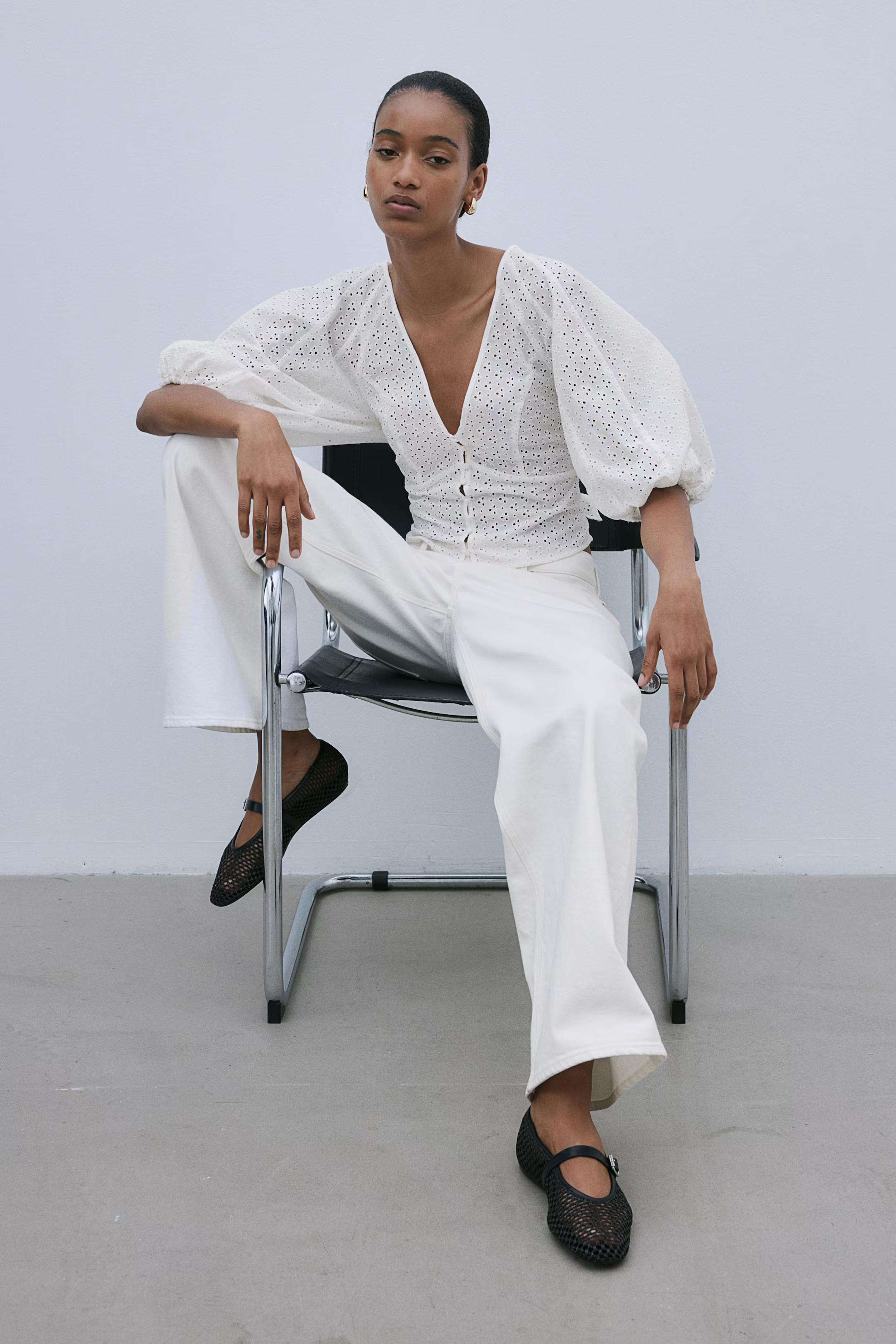 Broderie anglaise blouse | H&M (UK, MY, IN, SG, PH, TW, HK)