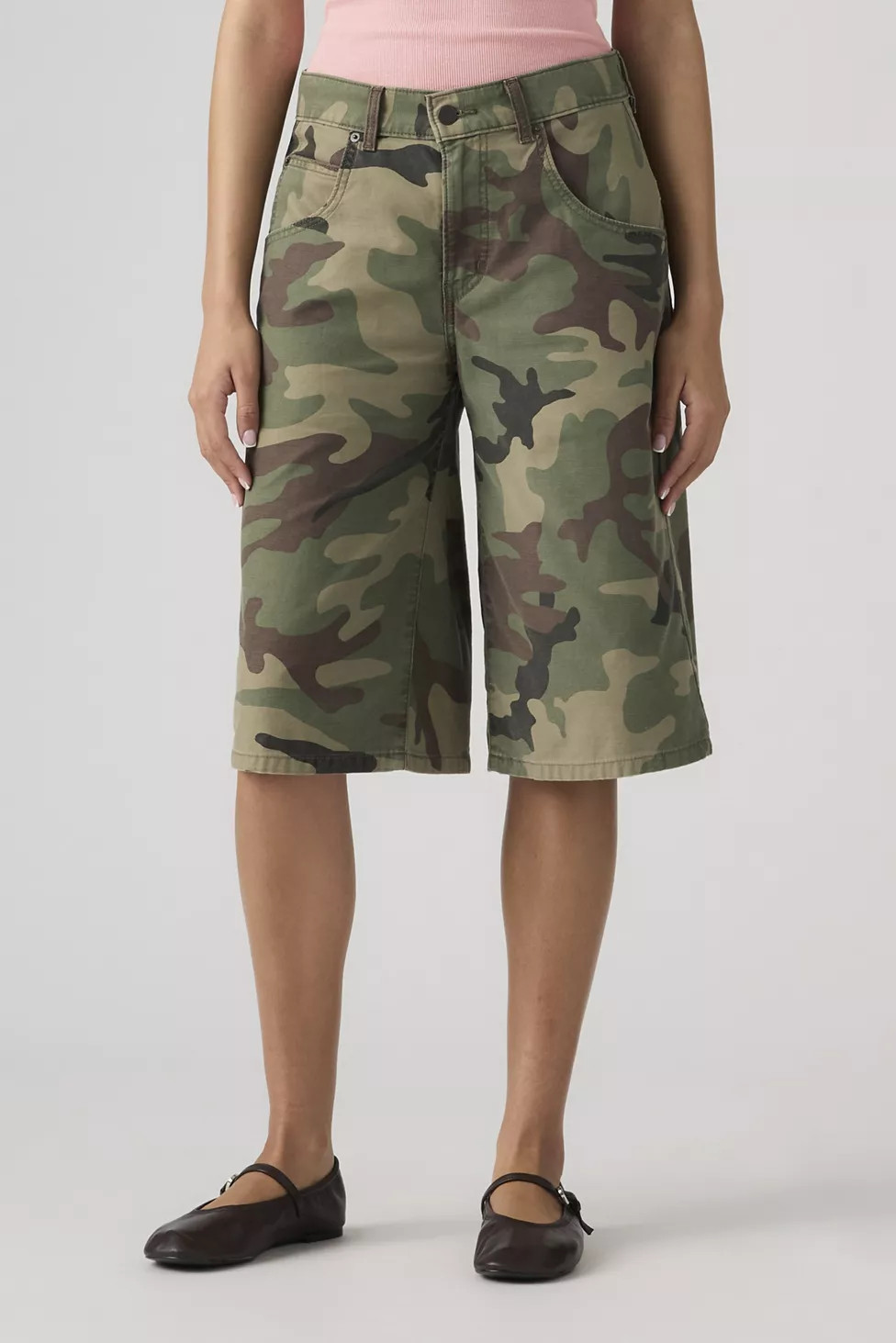 Levi\u2019s\u00ae Super Baggy Mid-Rise Jorts | Urban Outfitters (US and RoW)