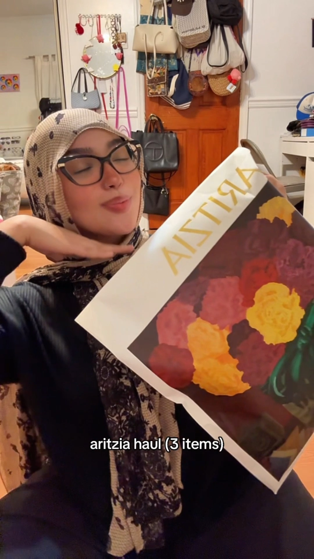 aritzia cargo sweatpants + hoodie combo for the win! bonus points for the super puff beanie🖤 #aritzia

#LTKootd #LTKgrwm #LTKSeasonal