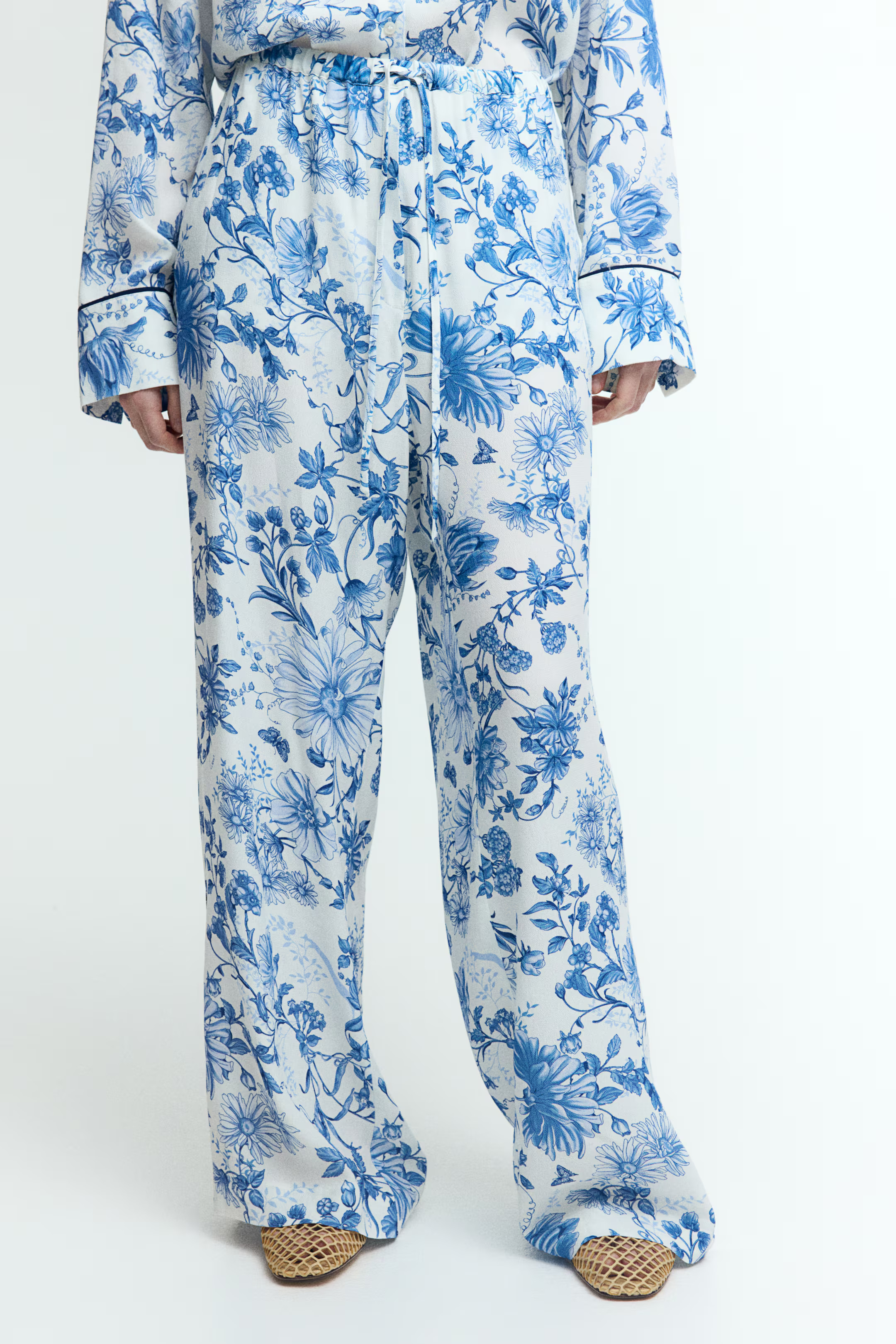 Crêpe Pants with Drawstring - White/blue floral - Ladies | H&M US | H&M (US + CA)