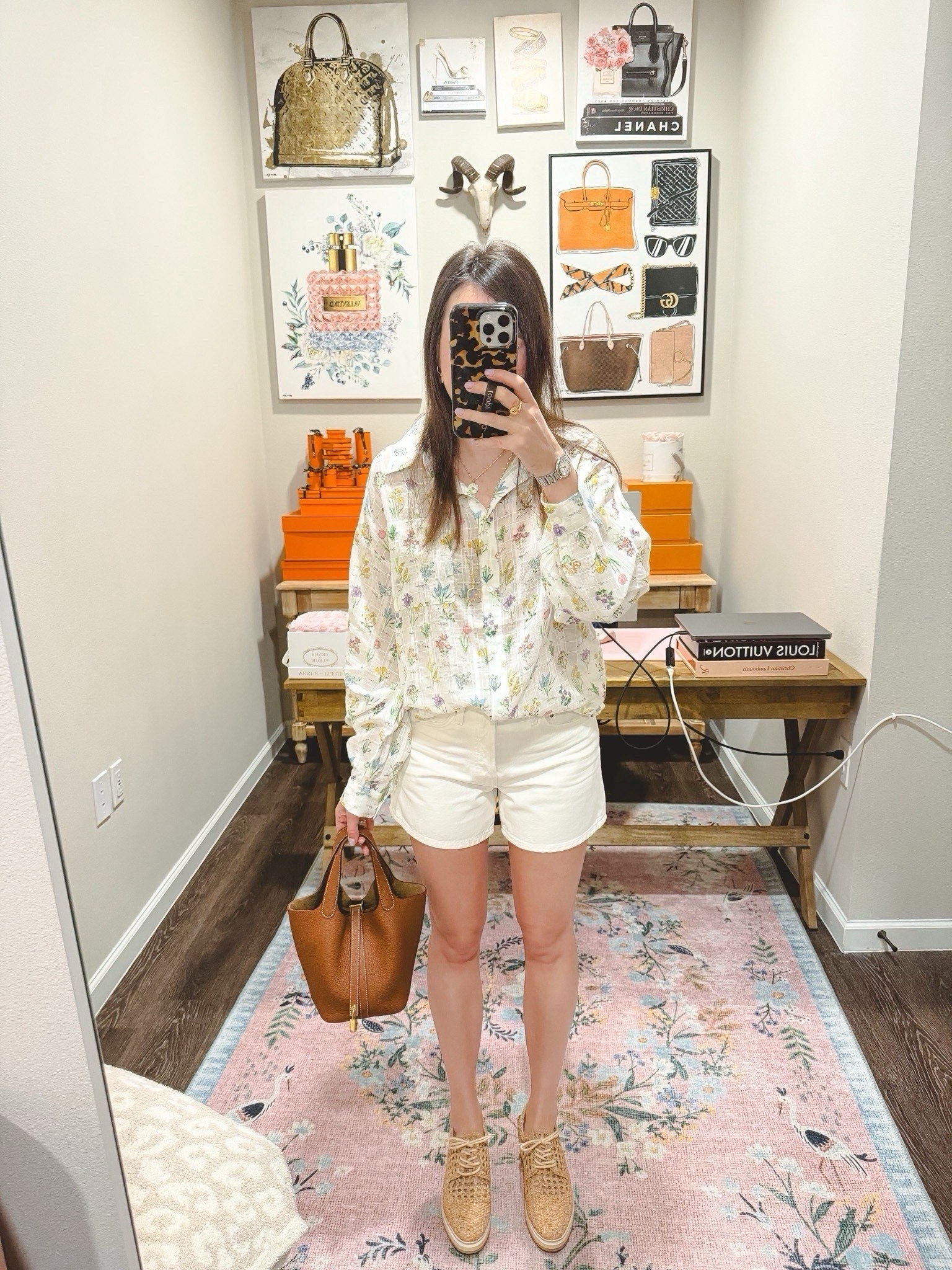 Cutest floral spring blouse from red dress boutique. Runs big! Wearing xs 



#LTKFindsUnder100 #LTKStyleTip #LTKSeasonal