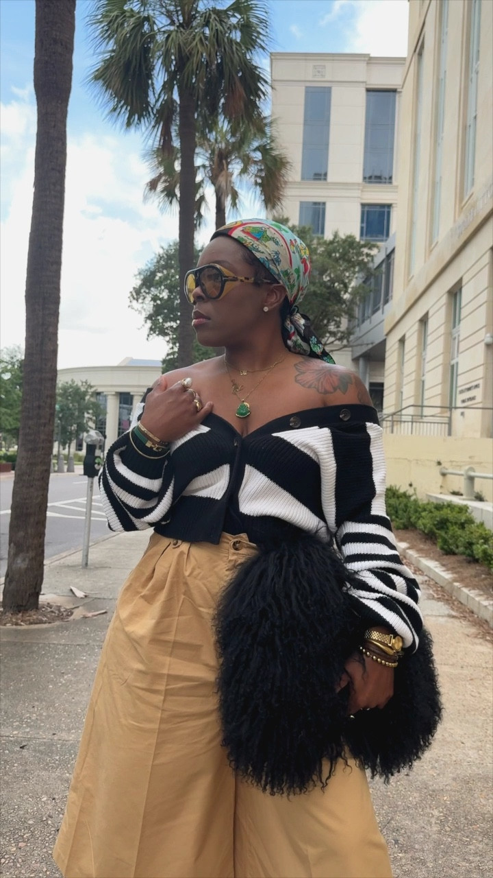 Transitioning Summer Khaki Shorts Into 3 Early Fall Looks… 

Because who said khaki shorts were only for summer? I’m bringing mine right into fall, honestly she’s THAT versatile. Proving a sustainable wardrobe doesn’t have to be boring. Don’t pack those shorts away just yet 😜. 


#LTKStyleTip #LTKFindsUnder100