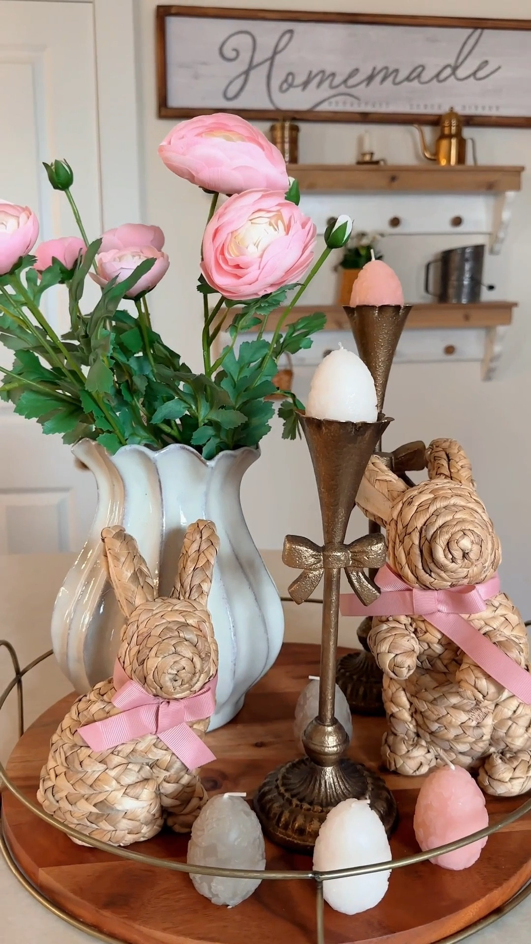 Simple Easter centerpiece 🌷🌸🐰

#LTKHome #LTKSpringSale #LTKSeasonal