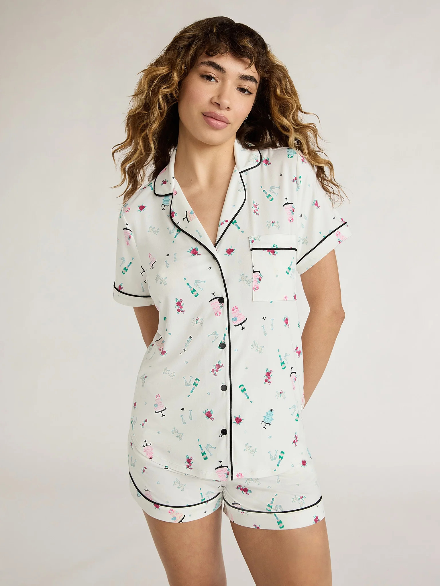 Joyspun Women's Notch Collar Top and Shorts Pajama Set, 2-Piece, Sizes XS to 3X | Walmart (US)