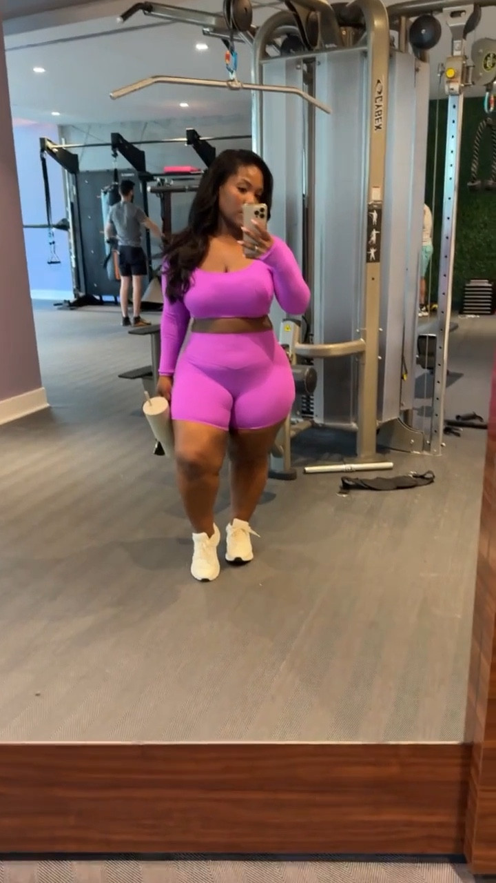Back on that grind 💪🏾


 Set is on MAJOR sale for members!


Active wear, matching set, workout, curvy girl fashion, emmy petit  

#LTKselfcare #LTKGiftGuide #LTKActive