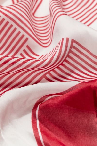 Satin scarf - Greige/Striped - Ladies | H&M GB | H&M (UK, MY, IN, SG, PH, TW, HK)