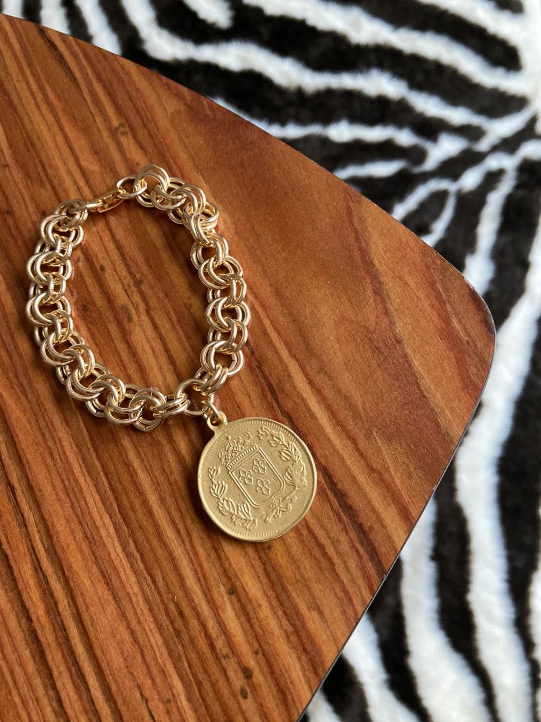 Coin Pendant Bracelet // 50s Bracelet, 60s Bracelet, Coin Charm, Vintage Bracelet - Etsy | Etsy (US)