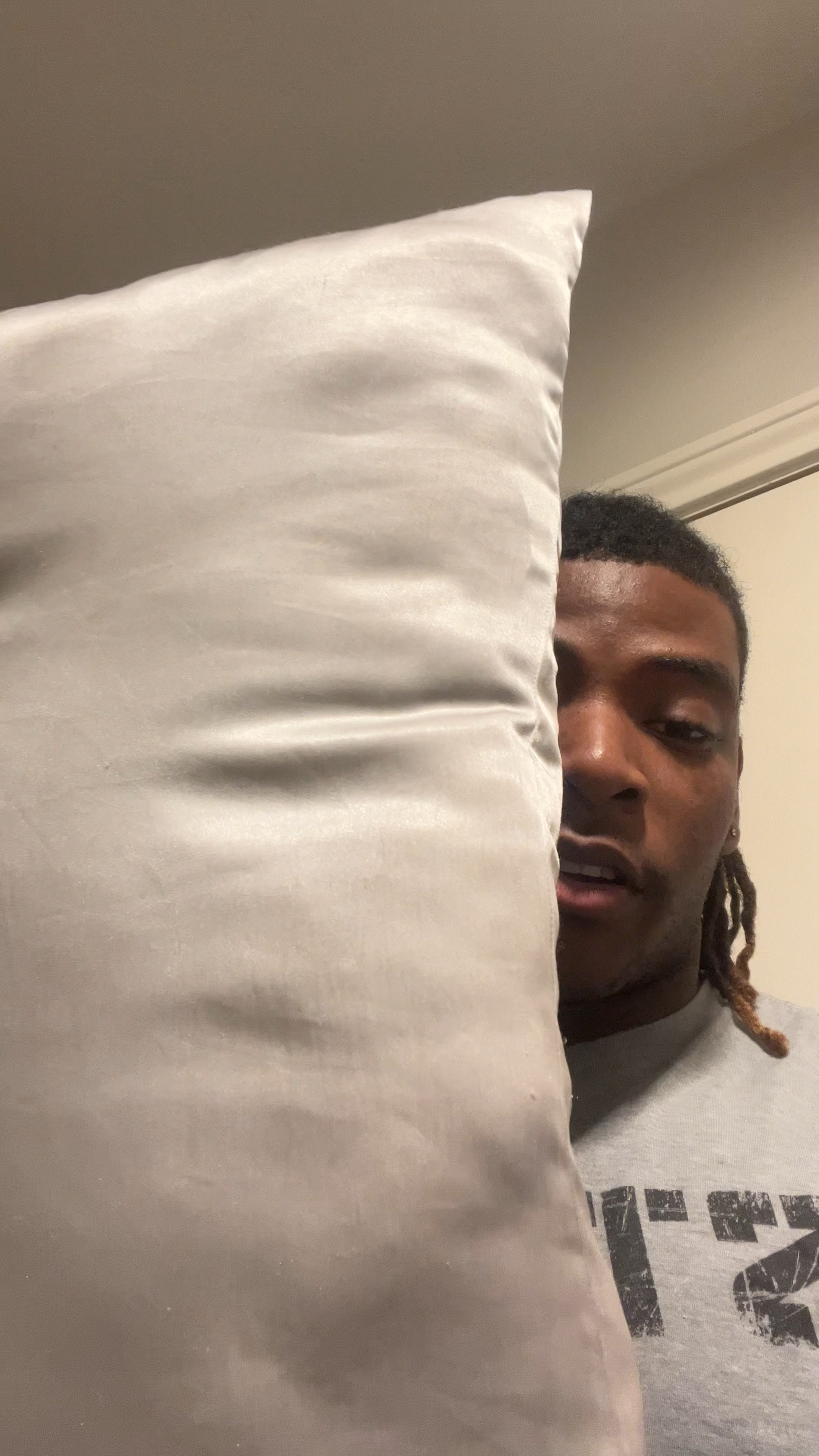 Having acne or skin problems? Try getting a silk pillow case! It helped with my acne as well as healthier hair!

#LTKbeauty #LTKSpringSale #LTKGiftGuide