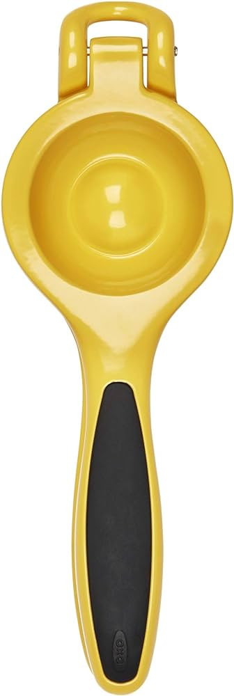 OXO Good Grips Citrus Squeezer,Yellow/Black | Amazon (US)