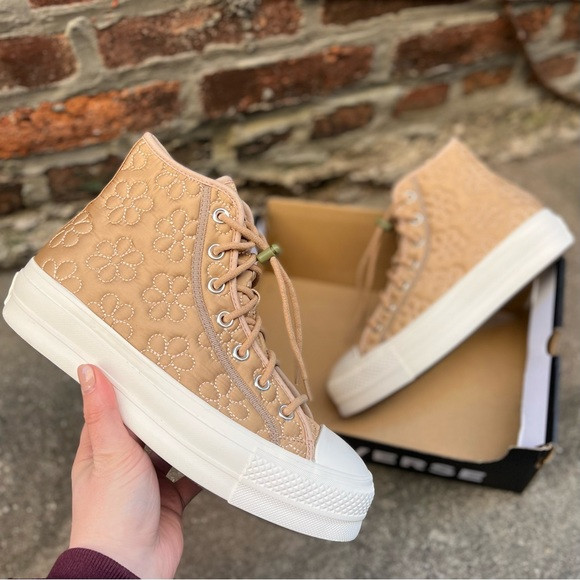 NEW Size 7 Converse Chuck Taylor Lift Platform Quilted Floral Dune Womens Shoe | Poshmark