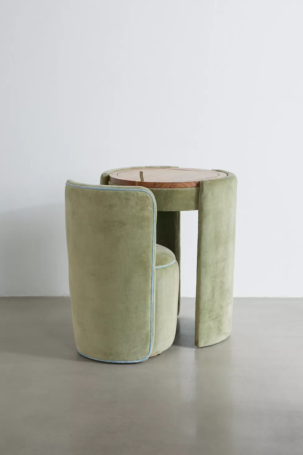 Jane Mirror Vanity & Stool Set | Urban Outfitters (US and RoW)