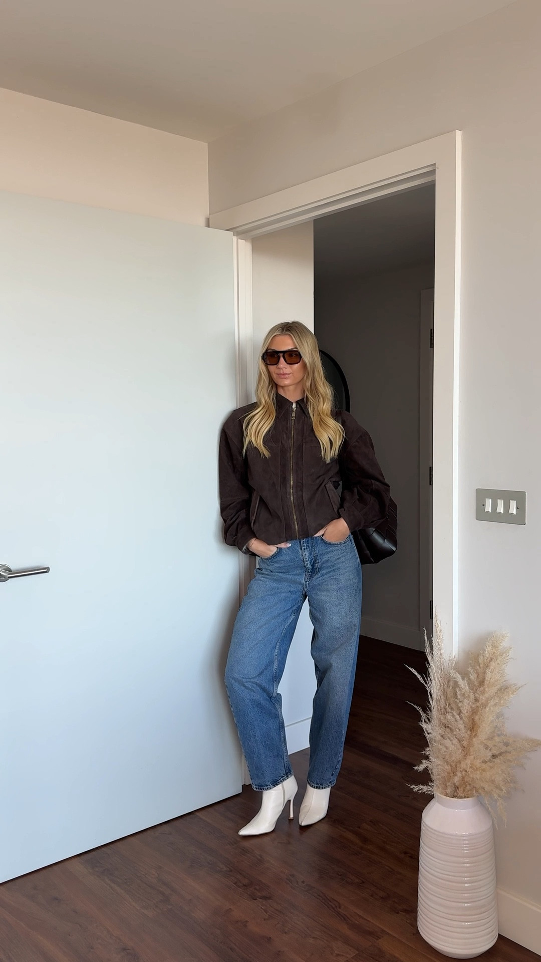 Autumn ASOS New In 🐻🪵🍂

The suede jacket!!!! 😍🤤 Real leather and 1000% worth the investment, it’ll last YEARS. 👏🏻👏🏻  the barrel jeans and ankle boots are a dreamy combo — I love outfits that look cool but still practical. 
Fab for brunch, coffee run & wholesome autumn days 🍂



Save for inspo! 



Asos outfit inspo, asos haul 2025 autumn, asos autumn 2025, autumn outfits uk, brown suede jacket, asos haul. 

#LTKFashionMonth #LTKautumn #LTKuk