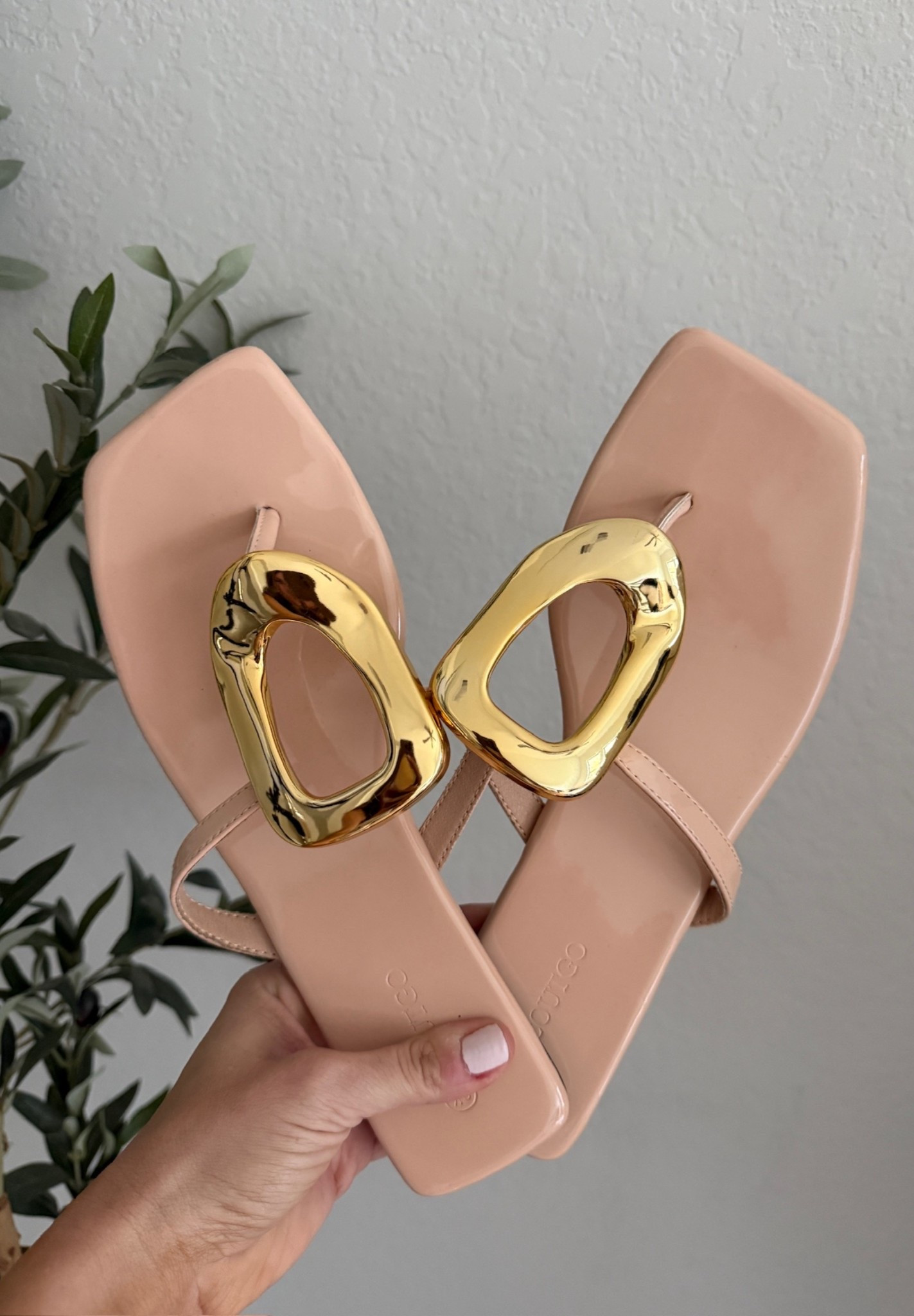 If you need one summer shoe… this is it! Matches everything and so easy to dress up or down

#LTKSeasonal #LTKmomlife #LTKootd