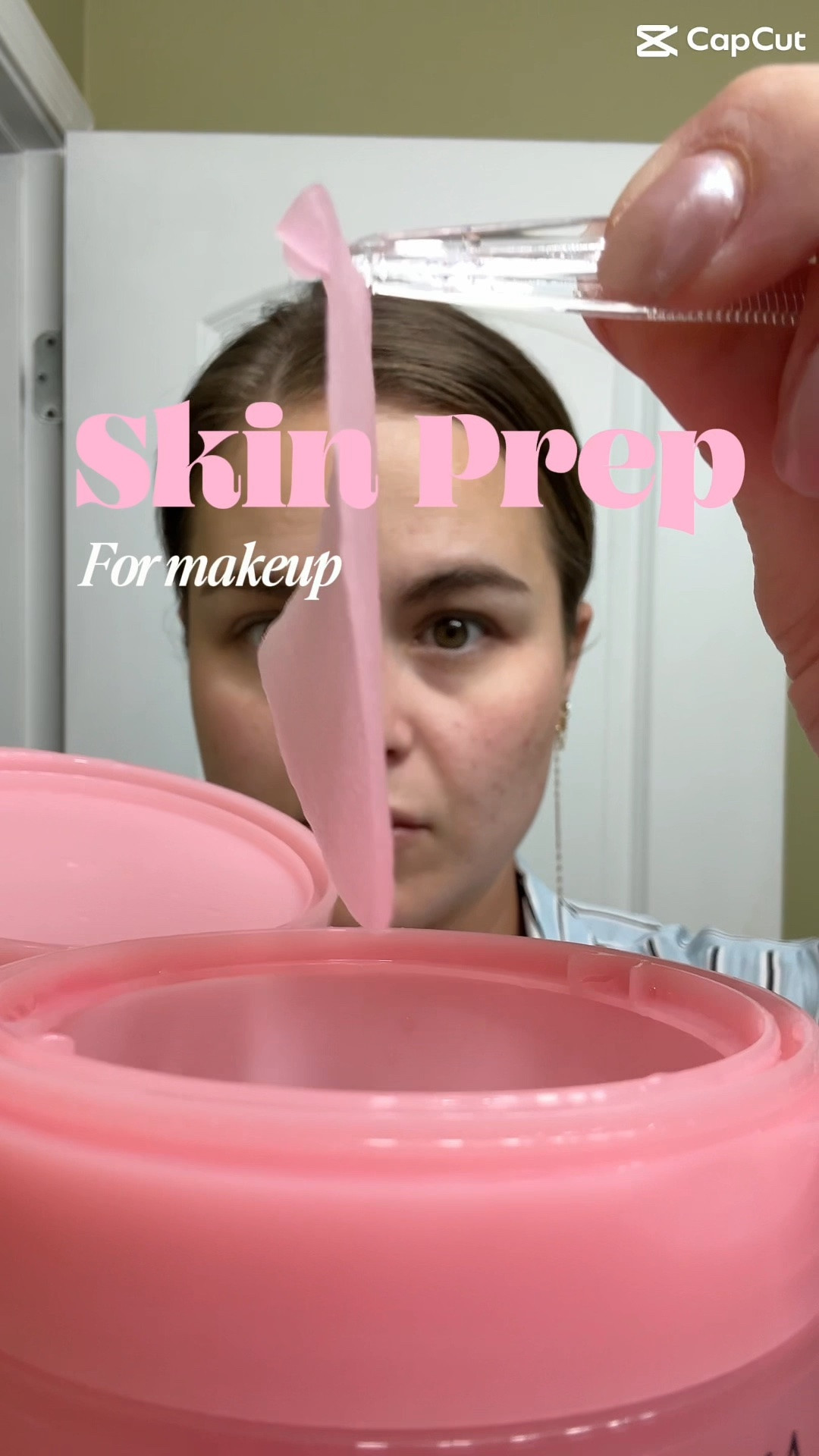 If your makeup ever looks patchy, dry, or just off… it’s probably your prep 👀

This is my go-to routine before I even touch foundation, and it makes EVERYTHING apply smoother + glowier.

You don’t need a ton—just the right steps 🤍

#LTKgrwm #LTKselfcare #LTKBeauty