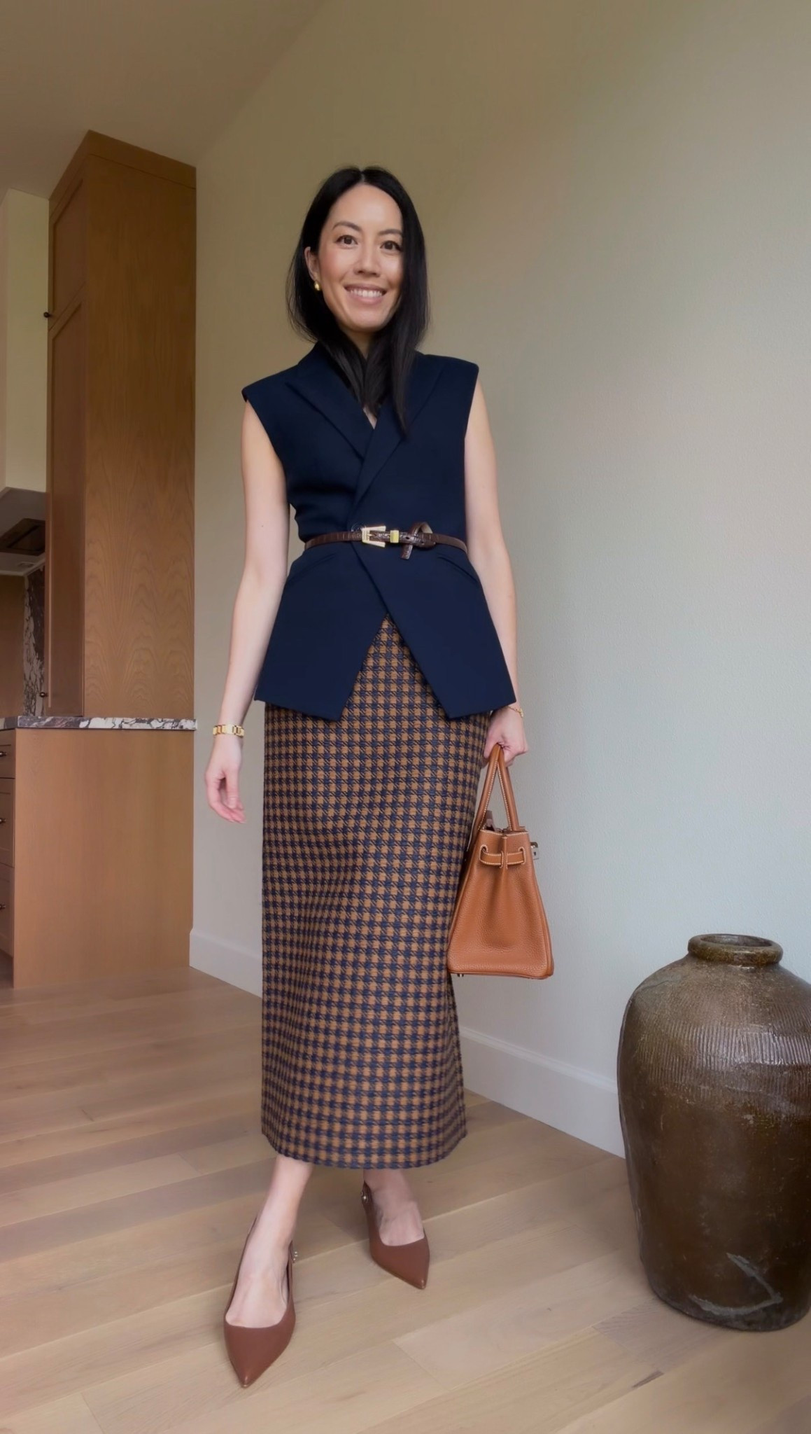 Vest in stock now - get it before it’s gone. 


#VeronicaBeard
#classicstyle
#springoutfit
#summeroutfit
#summerworkwear

#LTKgrwm #LTKootd #LTKSeasonal