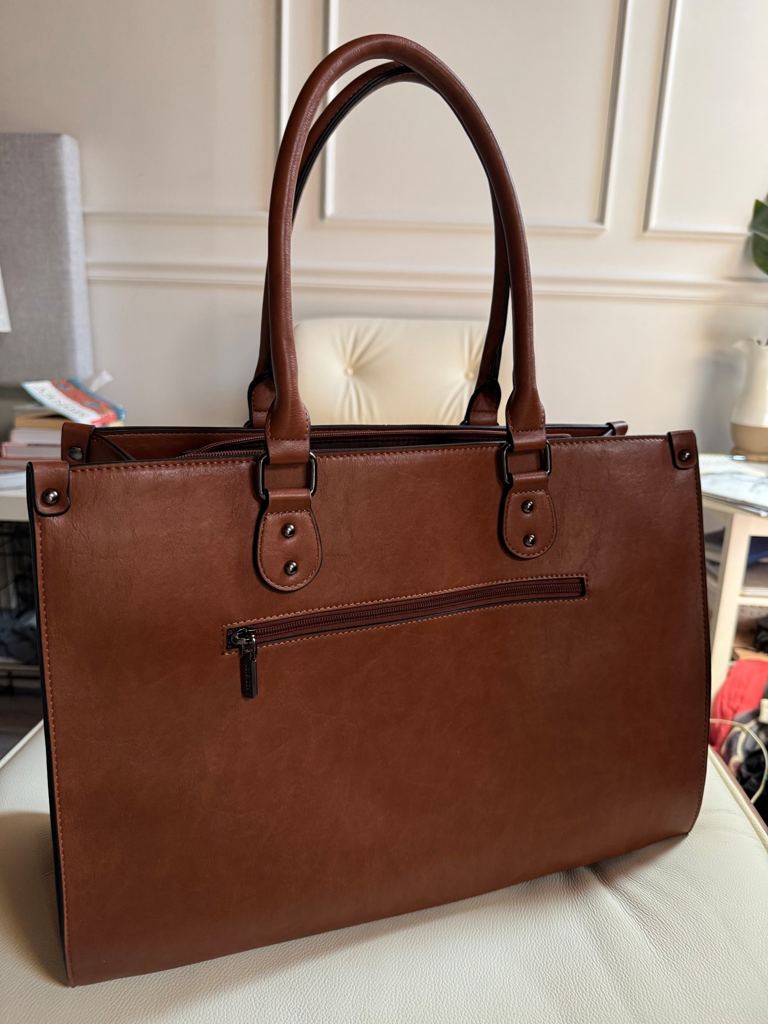 Beautiful tote bag perfect for laptop and daily necessities! 

#LTKFindsUnder100 #LTKWorkwear #LTKTravel