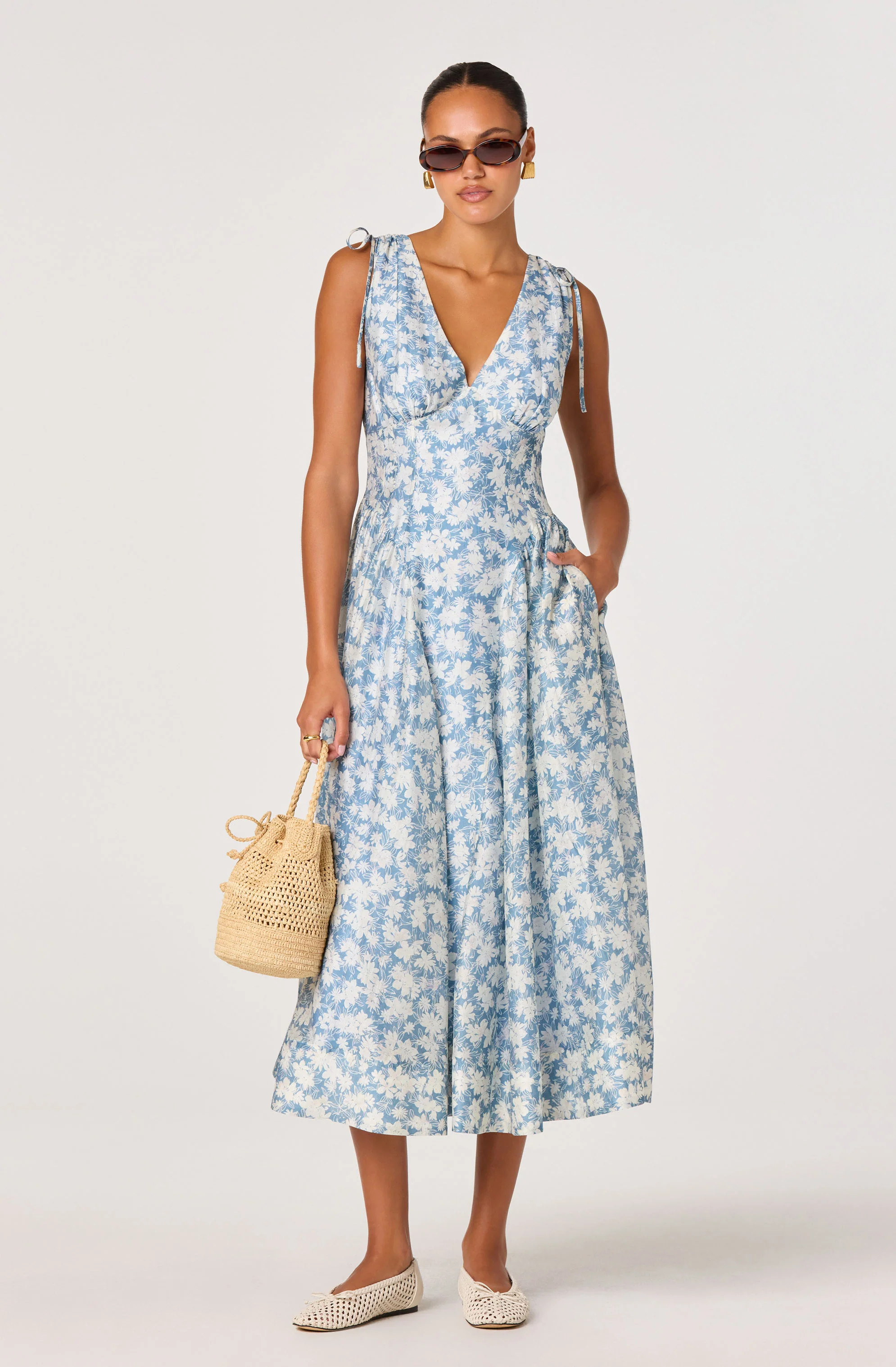 Emmery Floral Wrap Midi Dress - Blue floral / S | ASTR The Label (US)