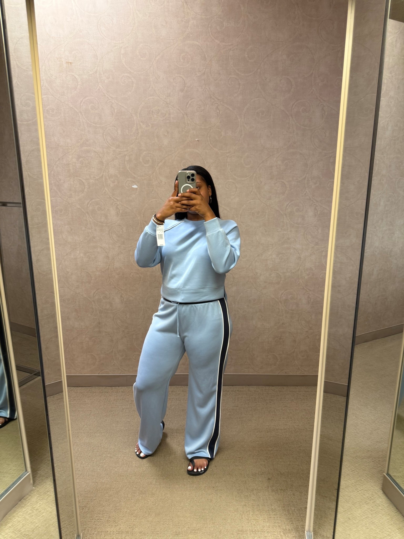 Can’t get enough of this cozy set 🩵
Sz medium 

#LTKActive #LTKU #LTKSeasonal