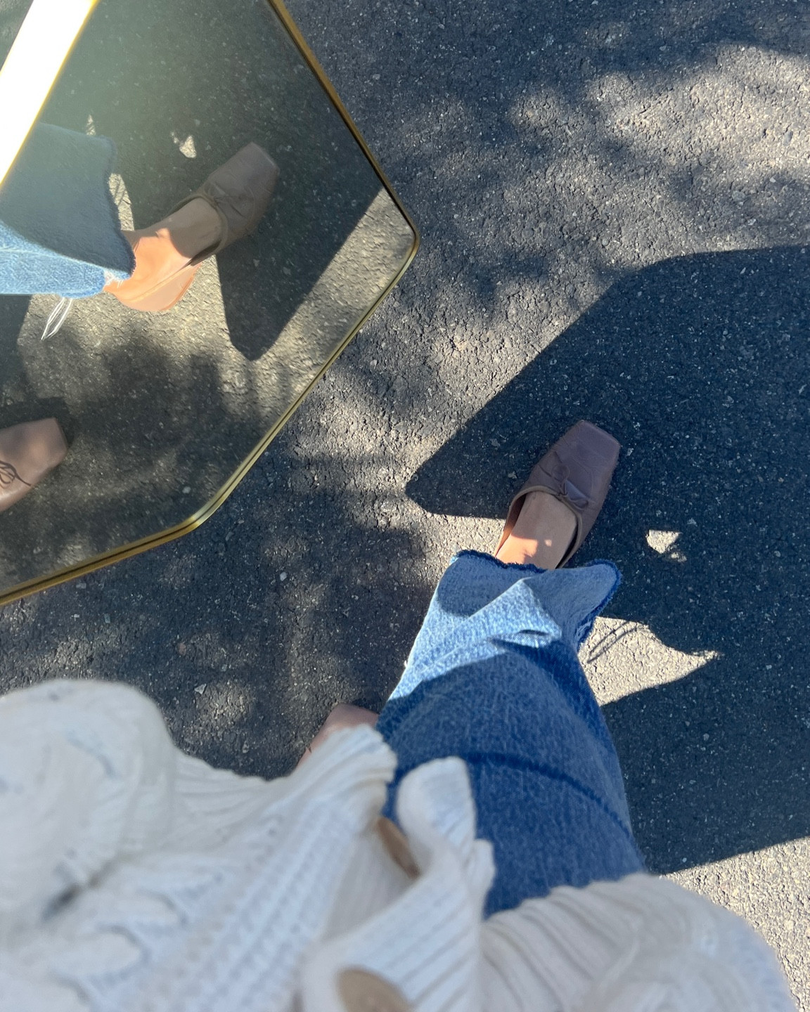 Todays accessory…..

#home #interiors #sale #ootd #mirror #install #fall #fallfinds #autumn

#LTKHoliday #LTKHolidaySale #LTKhome