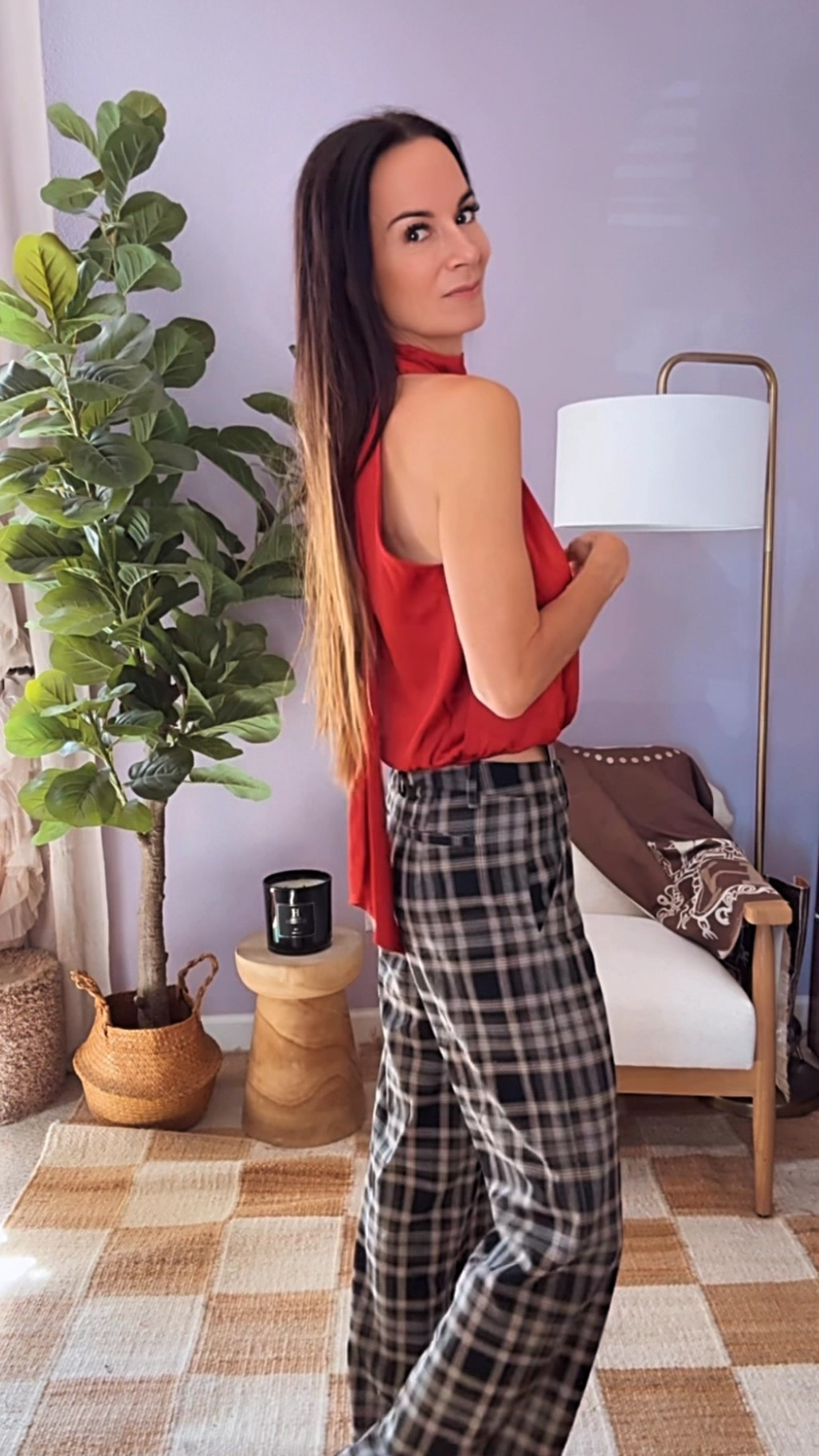 ✨ Holiday hues, but make it chic. I’m always mad for plaid and that pop of red just seals the deal 🔥 Perfect mix of festive + effortless.

Wearing XS top and 0 pants. 

#OOTD #HolidayStyle #PlaidObsessed #RedHotLook #FestiveFashion #HolidayOutfitInspo #StyleWithConfidence #ChicAndEffortless #FashionBloggerStyle #NicoleColeeStyle #nicolecolee #styleblogger #fashionblogger #revolveambassador @revolve 




#LTKdayinmylife #LTKStyleTip #LTKHoliday