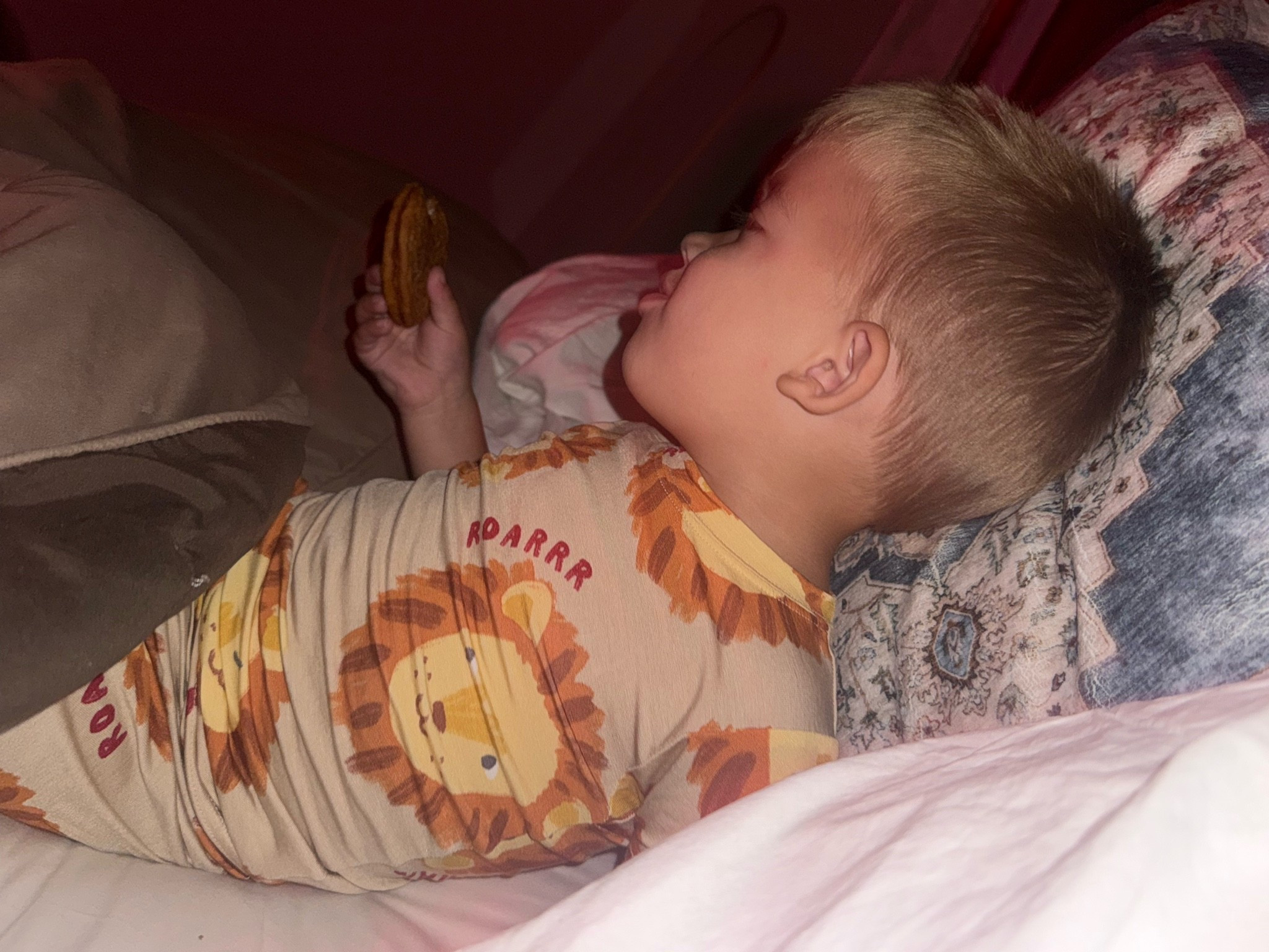 A sweet cake in bed kinda night🦁💛

#LTKmomlife #LTKKids #LTKBaby