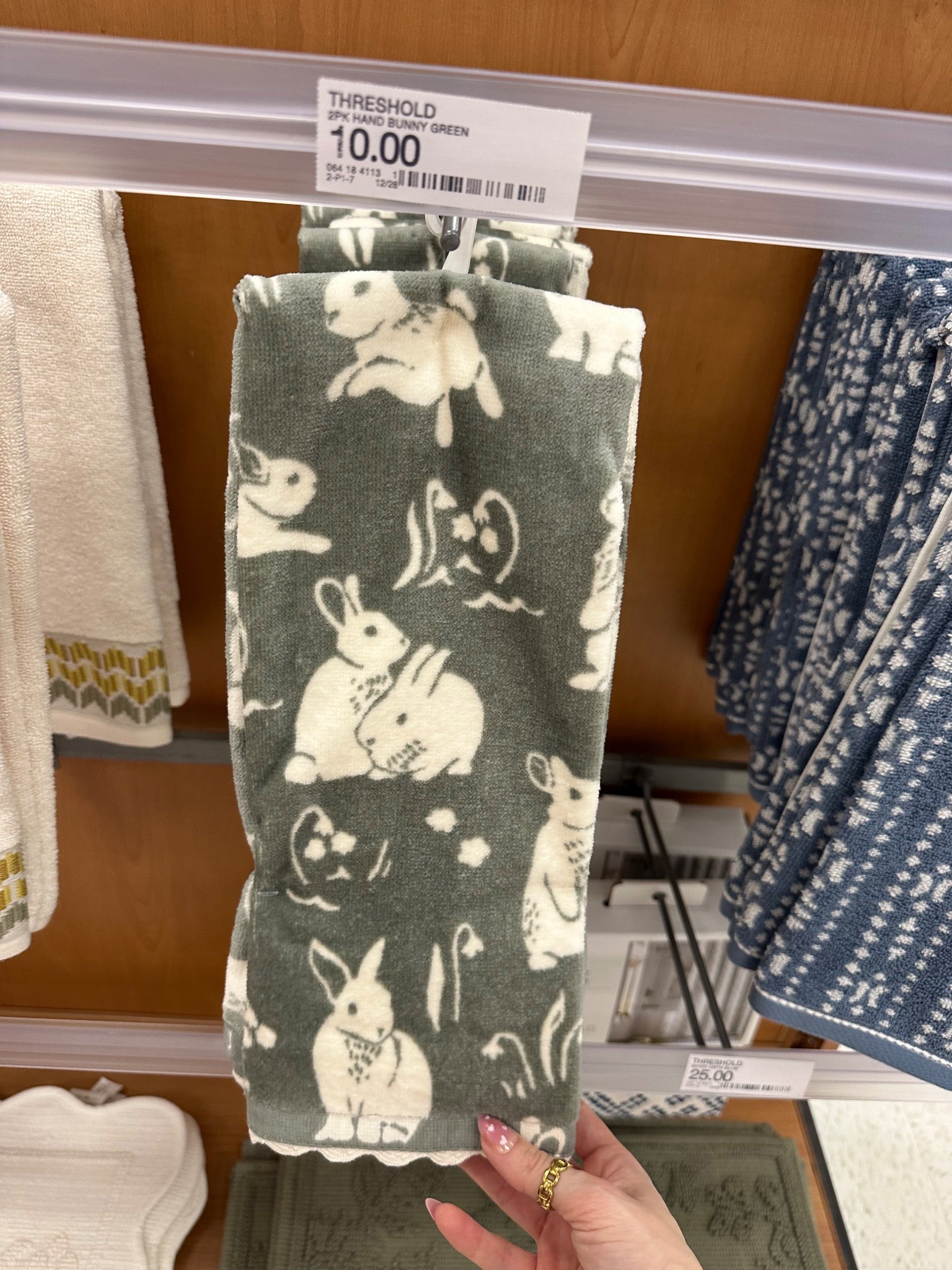 Adorable bunny hand towels at Target!!🐇🎯