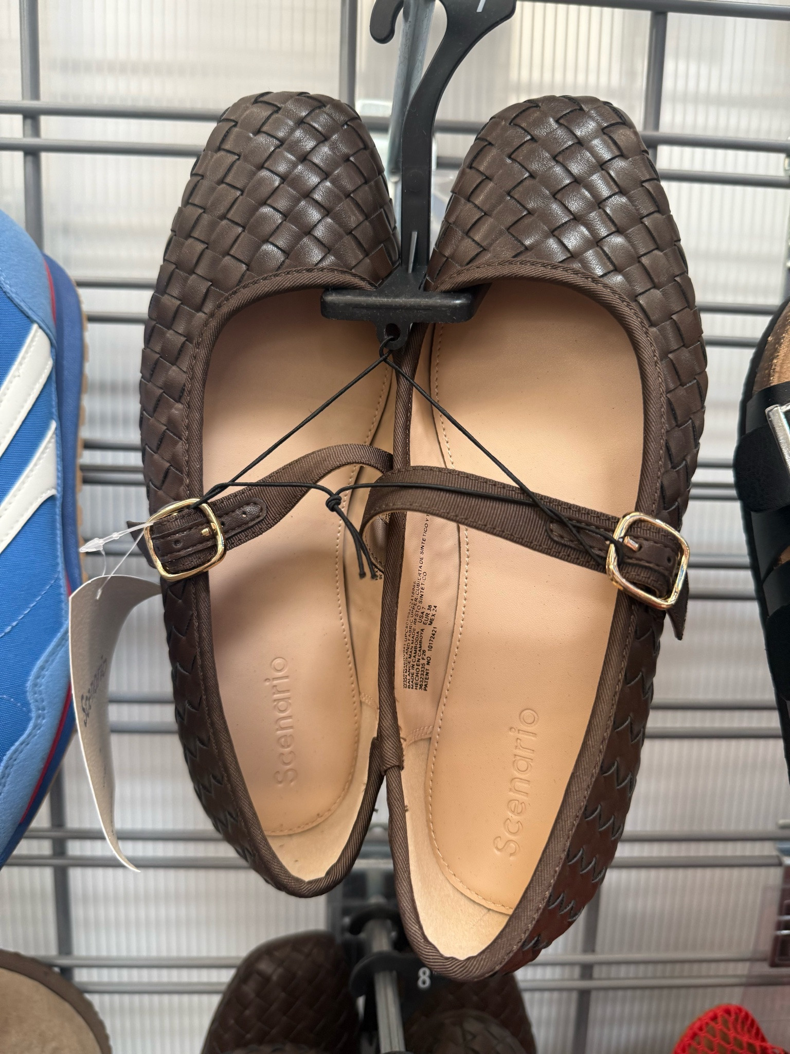Ballet flats

Fall outfit Walmart fashion shoes footwear sneakers trendy

#LTKgrwm #LTKootd #LTKmomlife